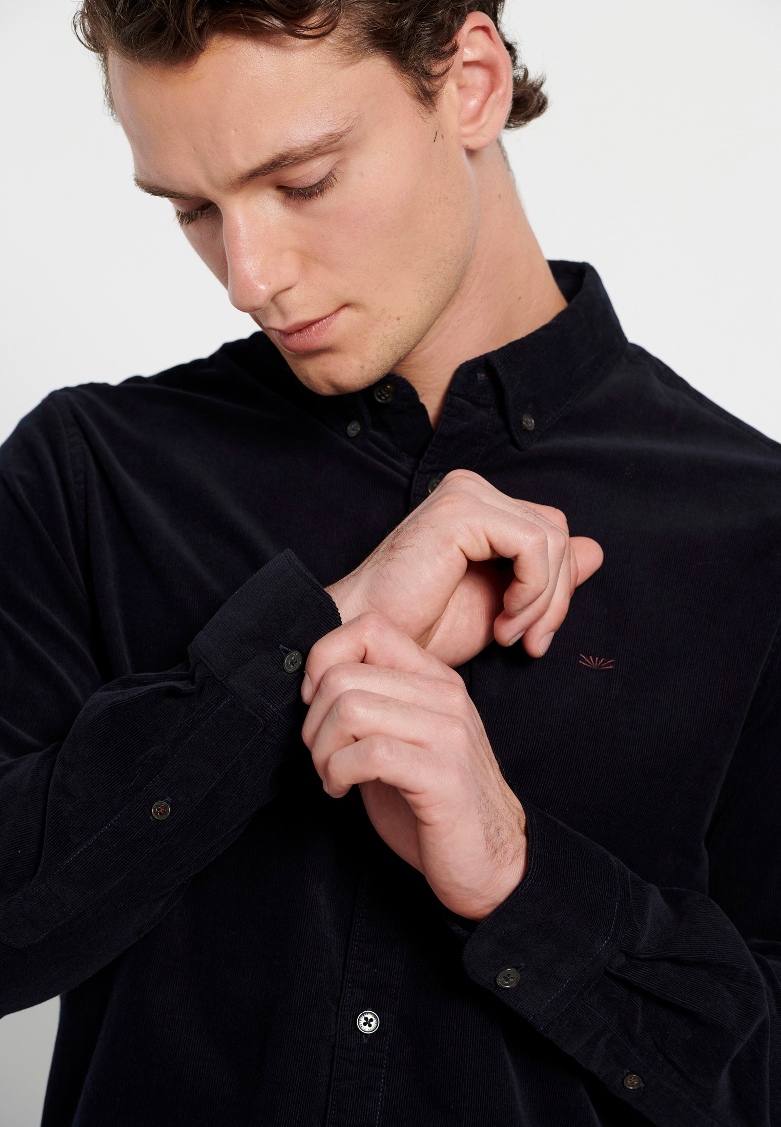 Κοτλέ πουκάμισο με κεντημένο logo