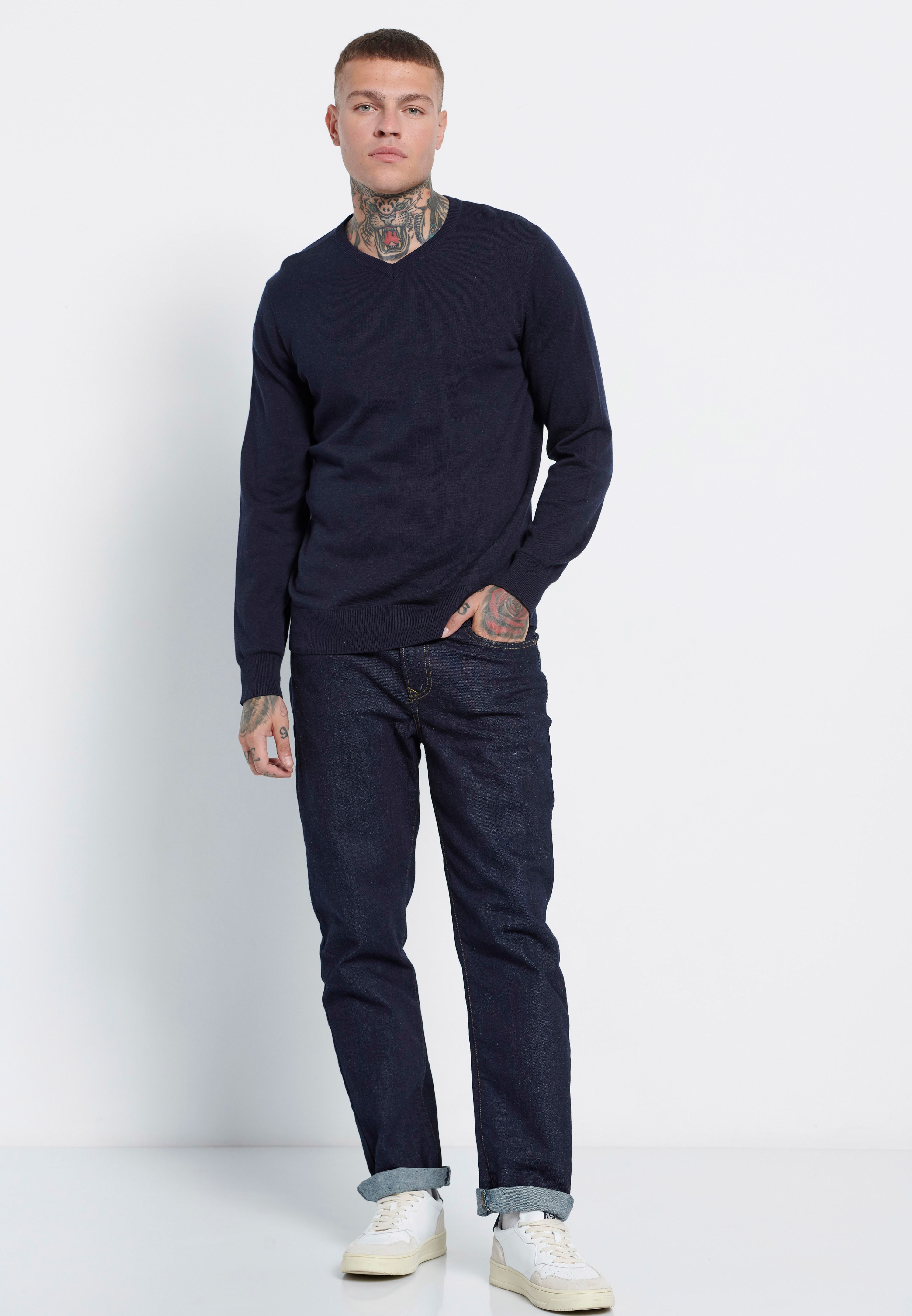 Essential πουλόβερ με V λαιμόκοψη