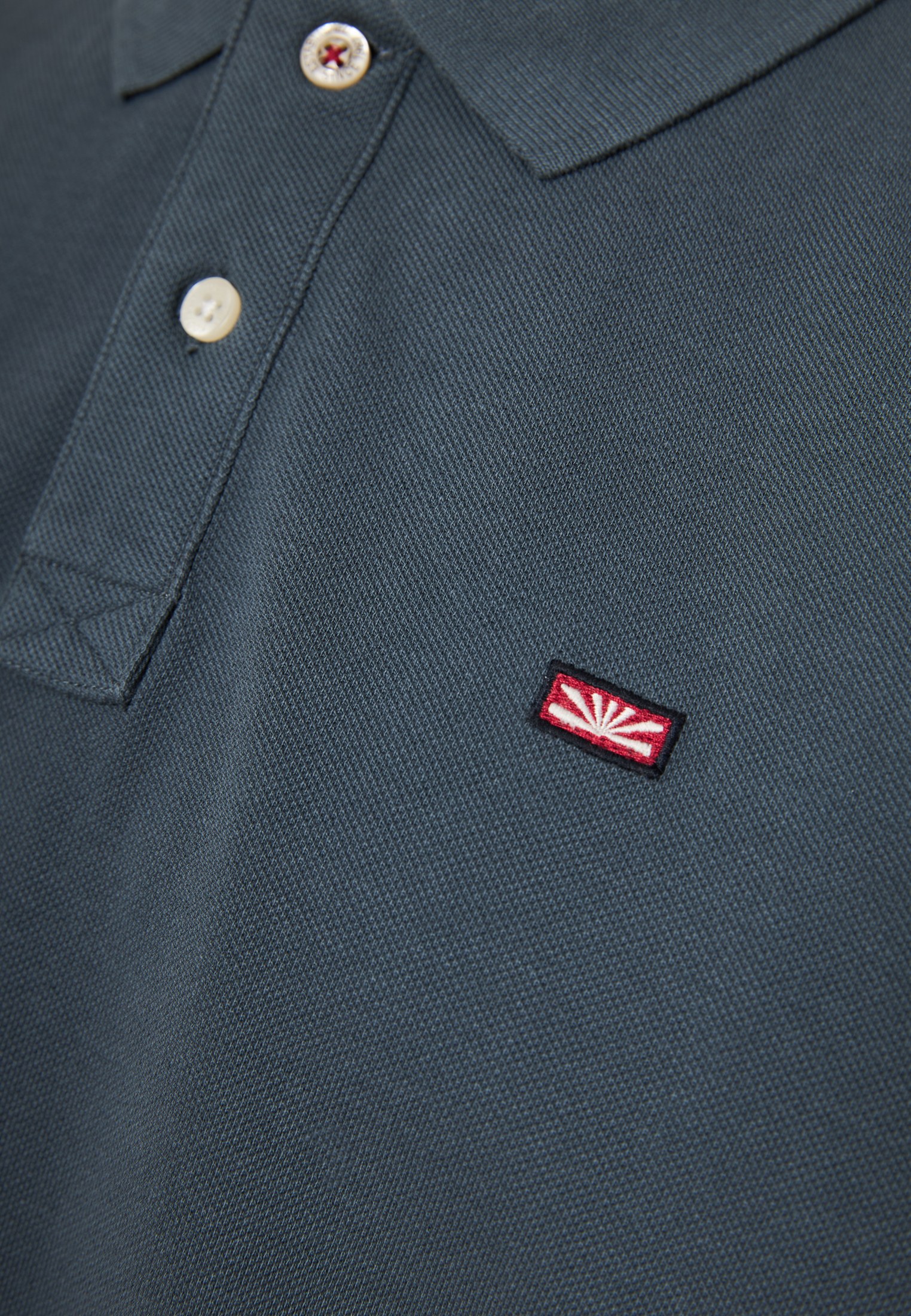 Essential polo μπλούζα με κεντημένο logo