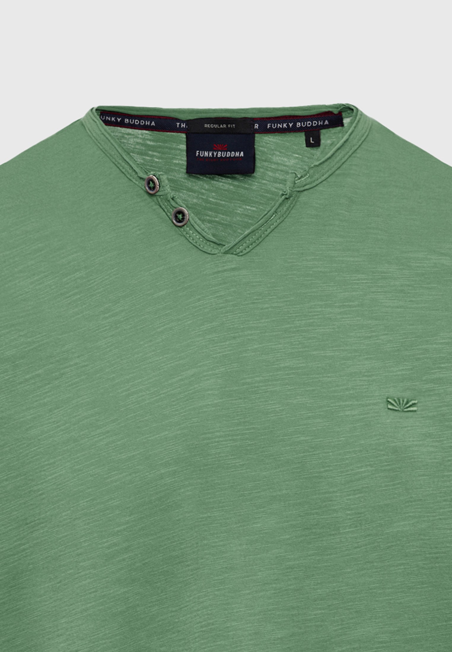 T-shirt με λαιμό henley και raw cuts - The essentials