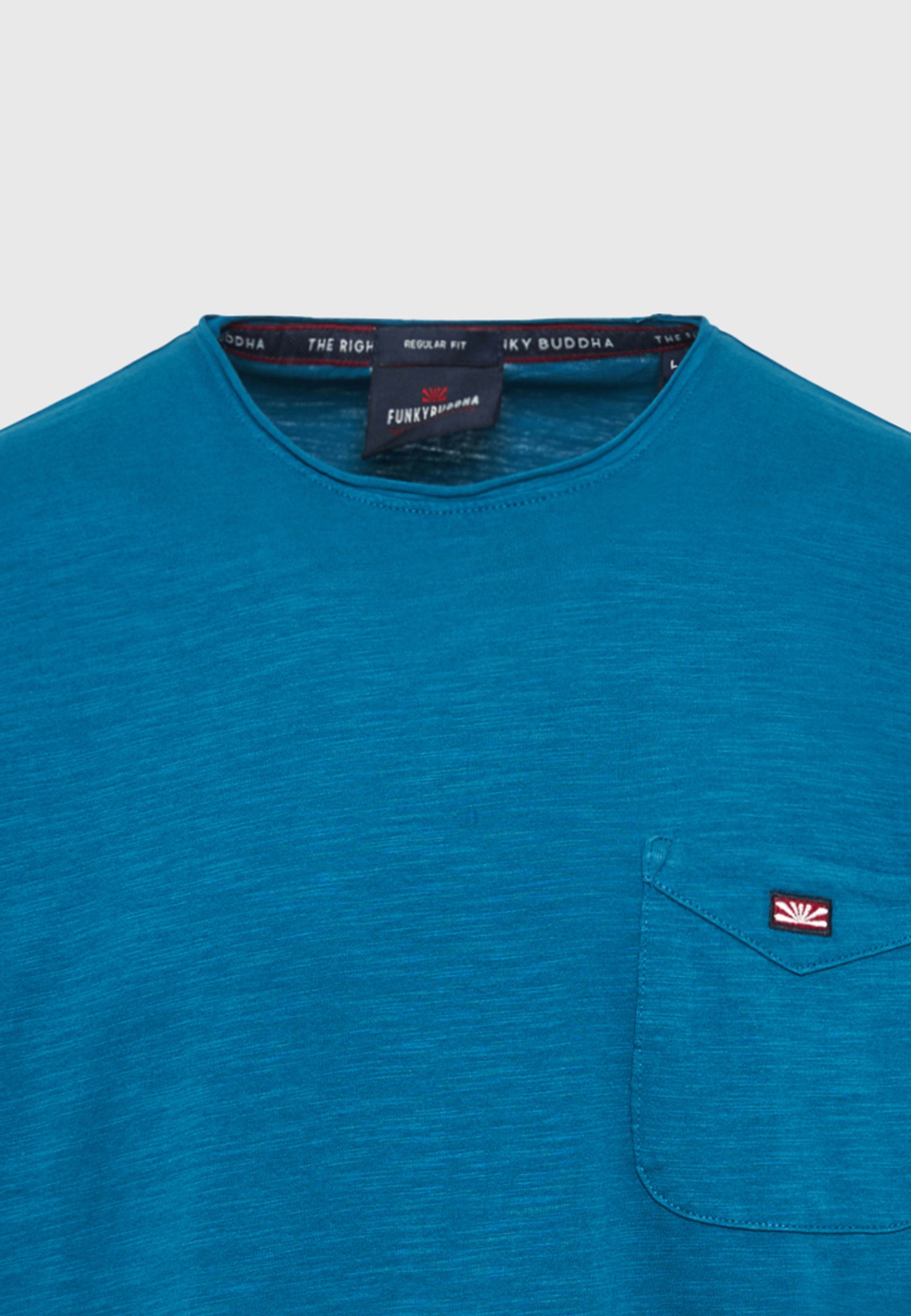 Βαμβακερό t-shirt με τσέπη στο στήθος