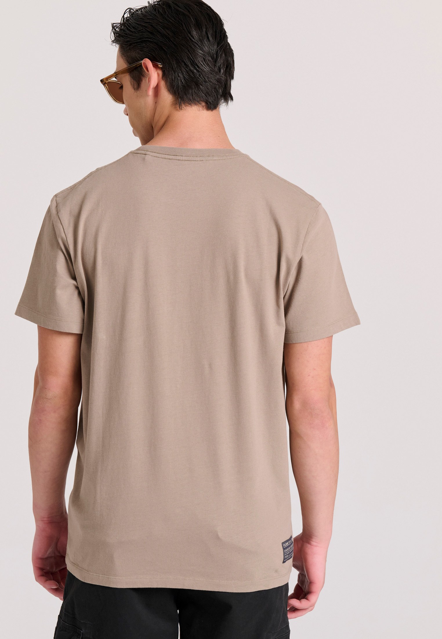 T-shirt με τύπωμα και τσέπη στο στήθος