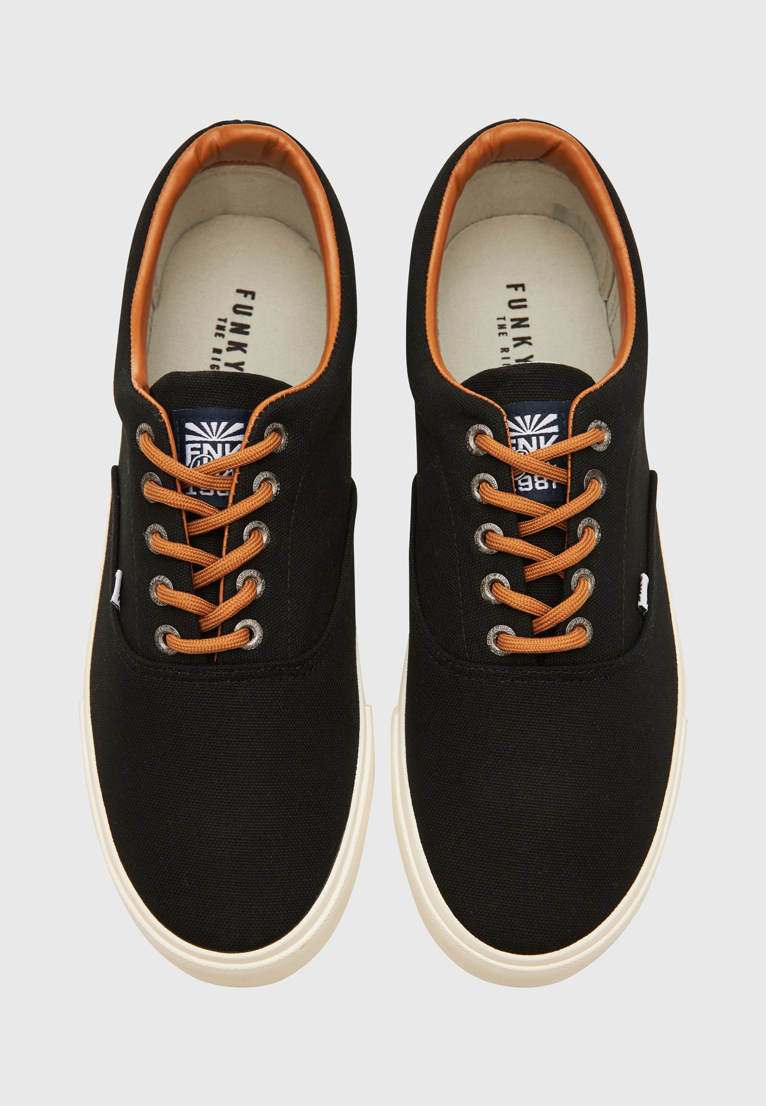 Ανδρικά sneakers φωτογραφία