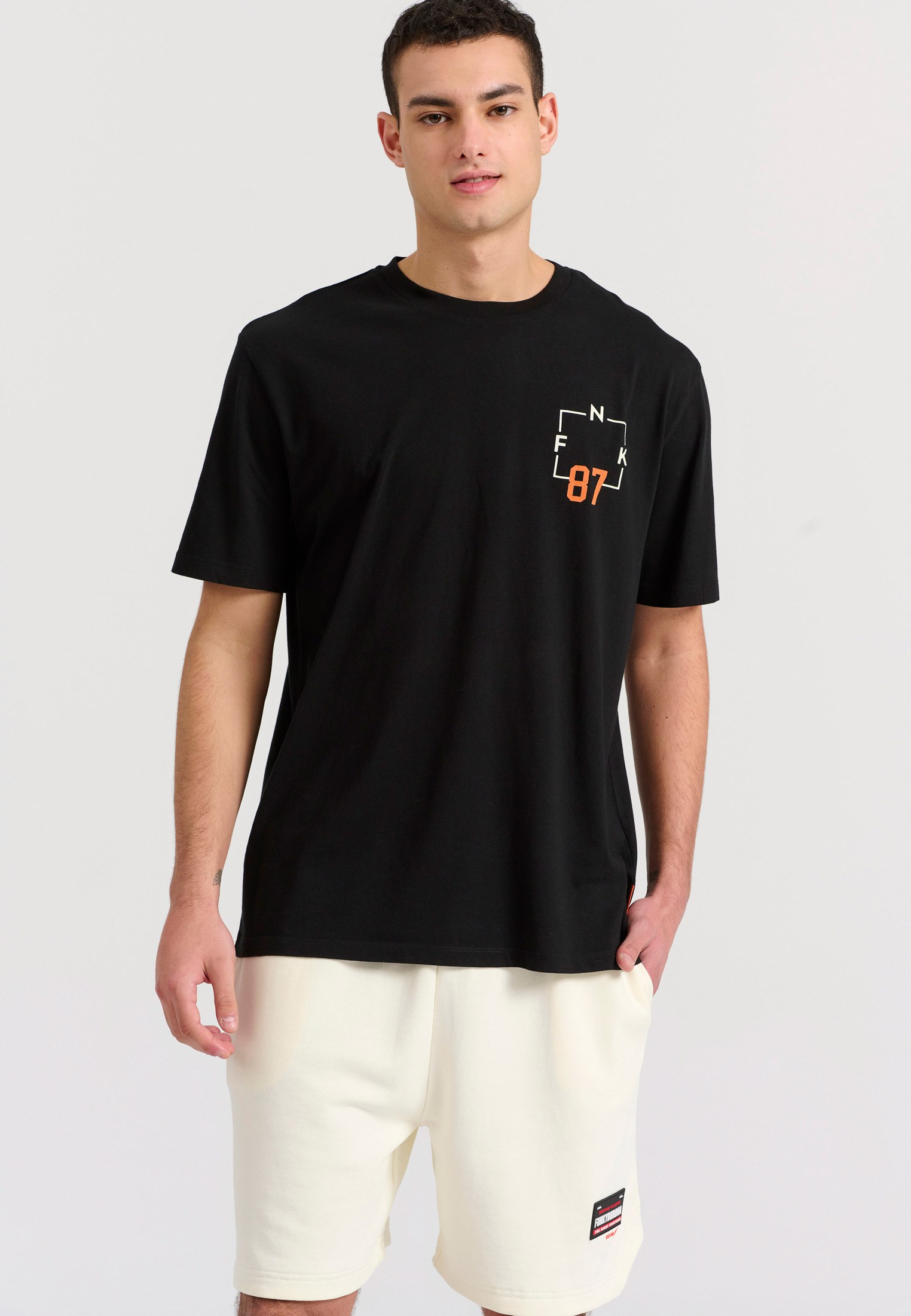 Relaxed fit t-shirt με text artwork τύπωμα στην πλάτη φωτογραφία