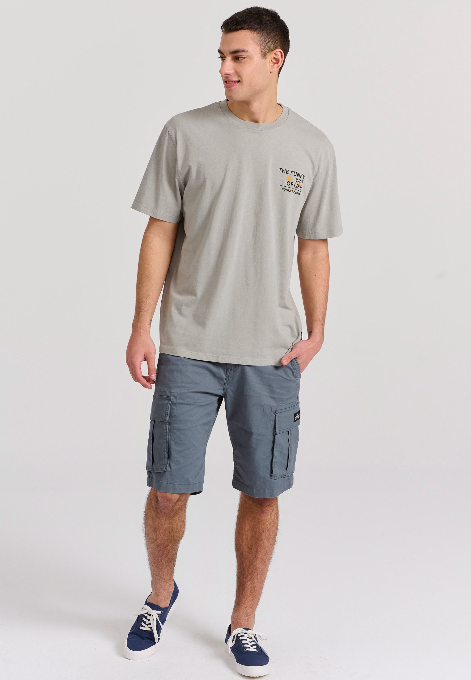 Relaxed fit t-shirt με abstract τύπωμα στην πλάτη φωτογραφία