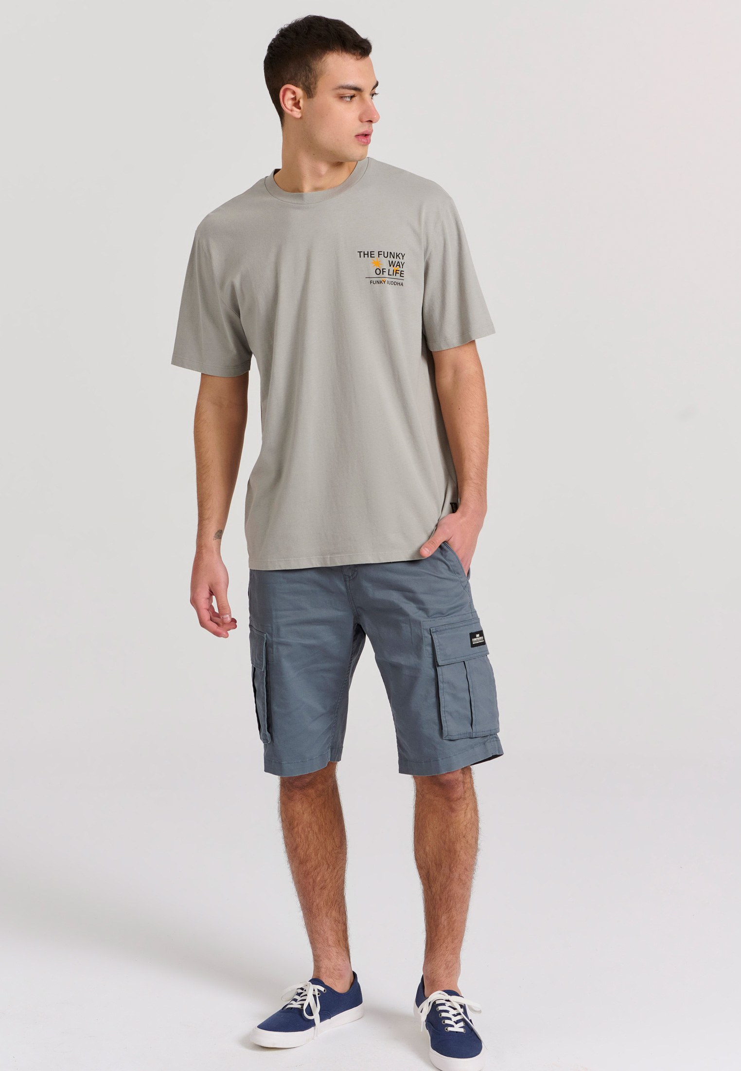 Relaxed fit t-shirt με abstract τύπωμα στην πλάτη φωτογραφία