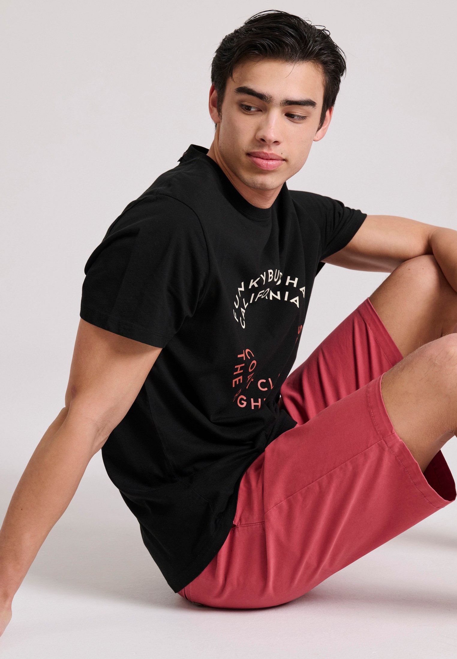 T-shirt με text artwork τύπωμα στο στήθος φωτογραφία