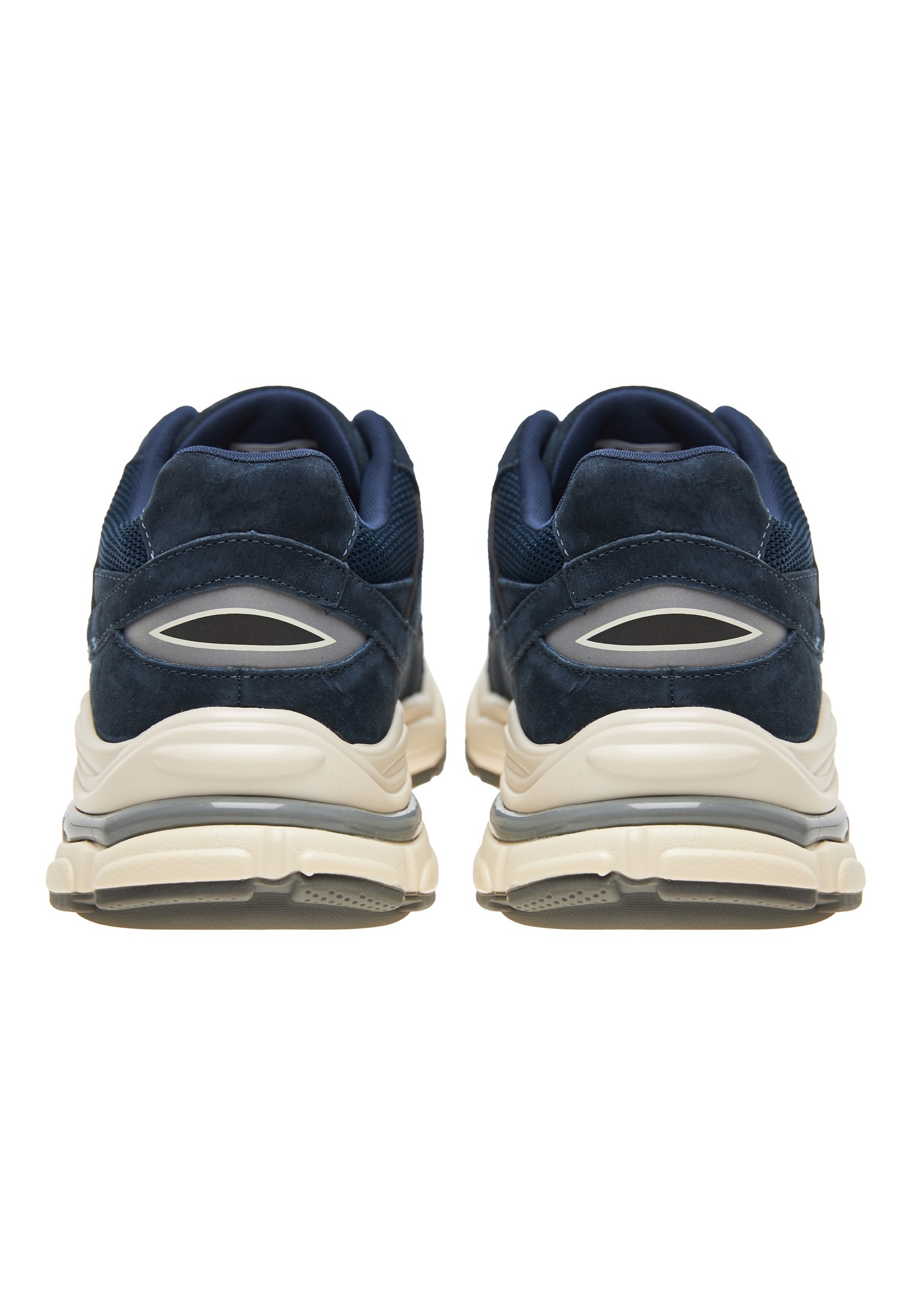 Ανδρικά δερμάτινα sneakers φωτογραφία