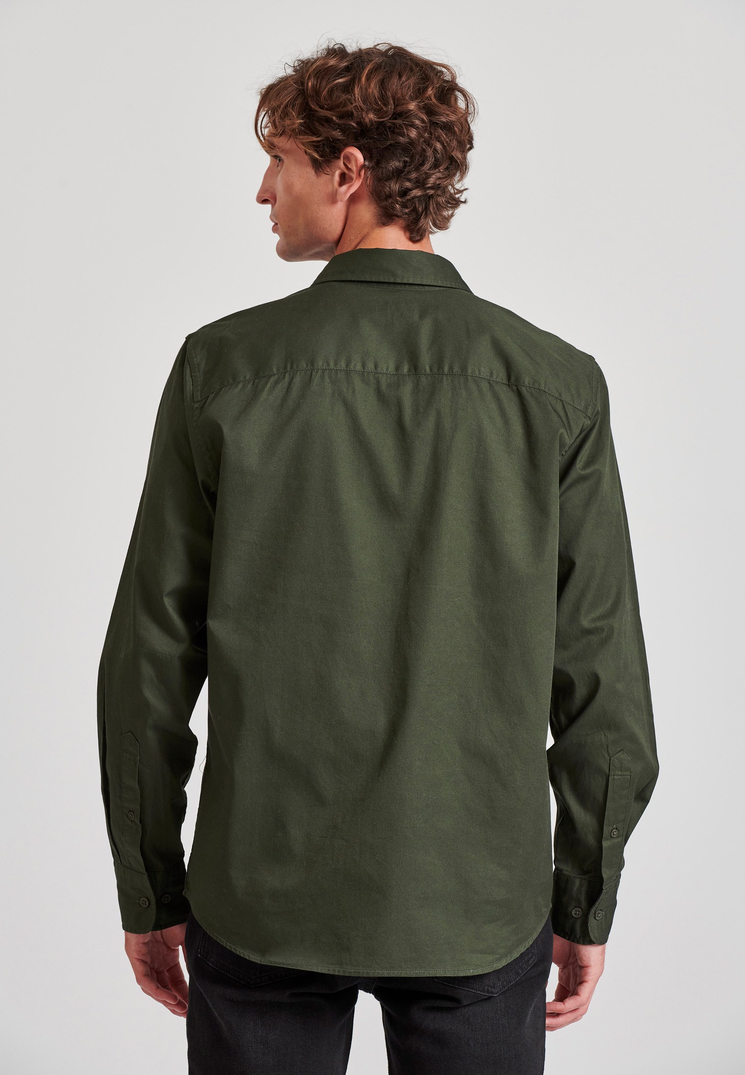 Ανδρικό garment dyed twill πουκάμισο φωτογραφία