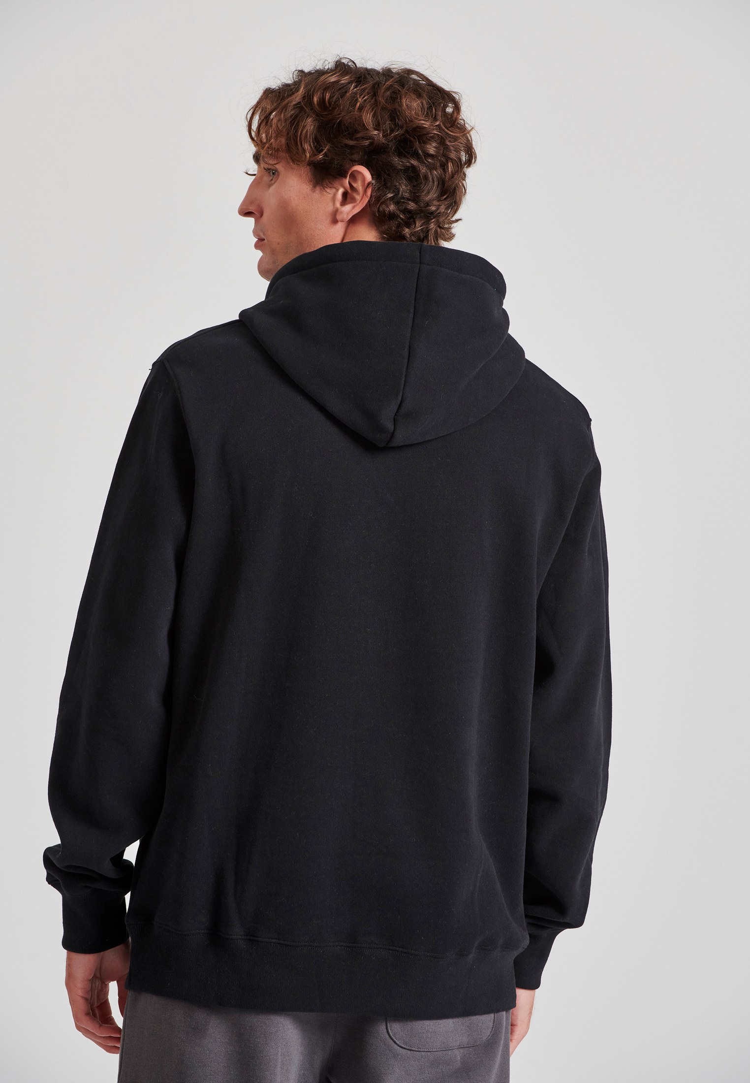 Relaxed fit φούτερ με embossed τύπωμα στο στήθος φωτογραφία