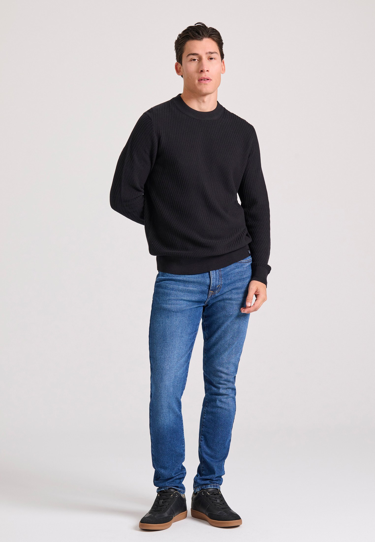 Ανδρικό πουλόβερ με ανάγλυφη υφή