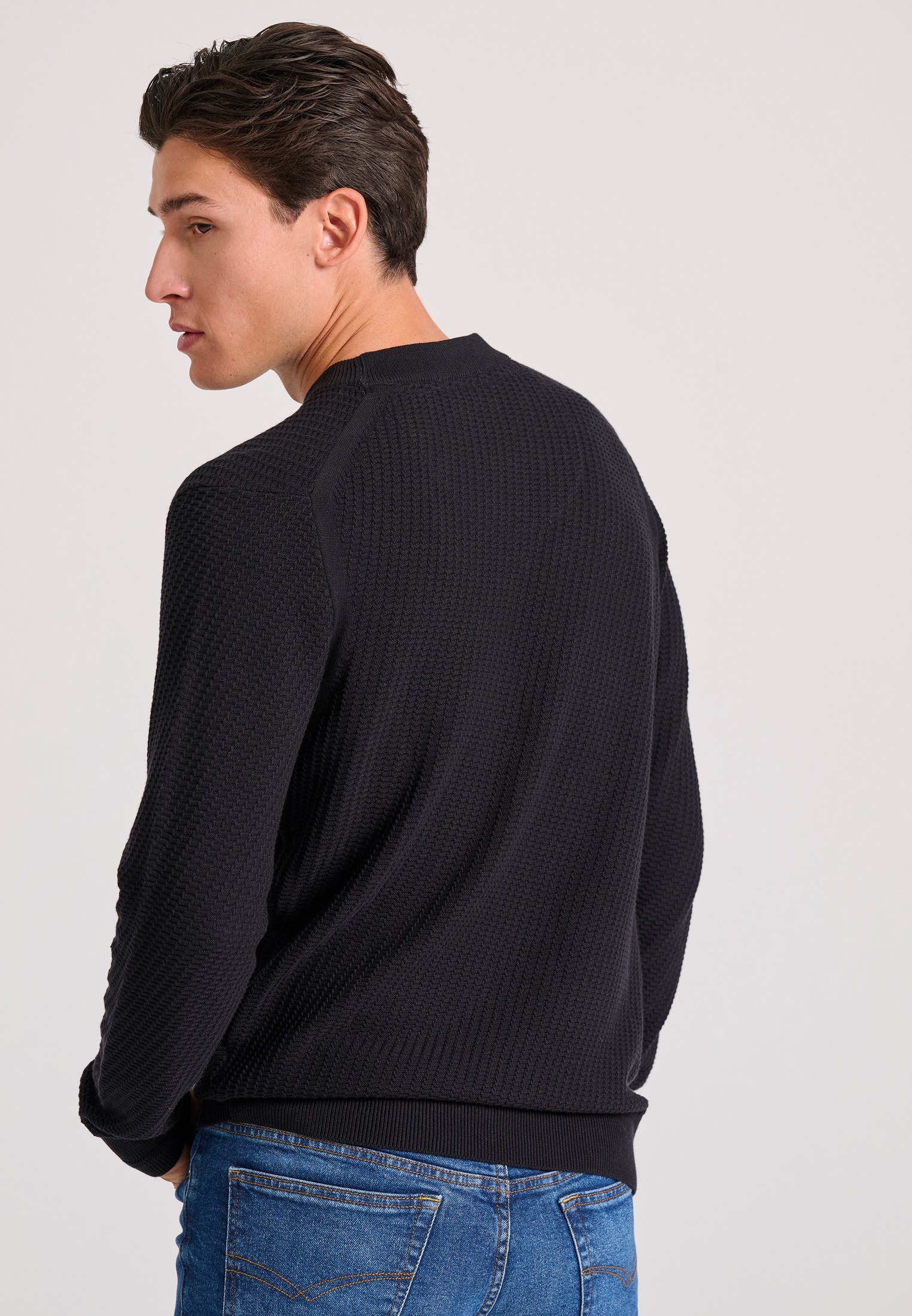 Ανδρικό πουλόβερ με ανάγλυφη υφή