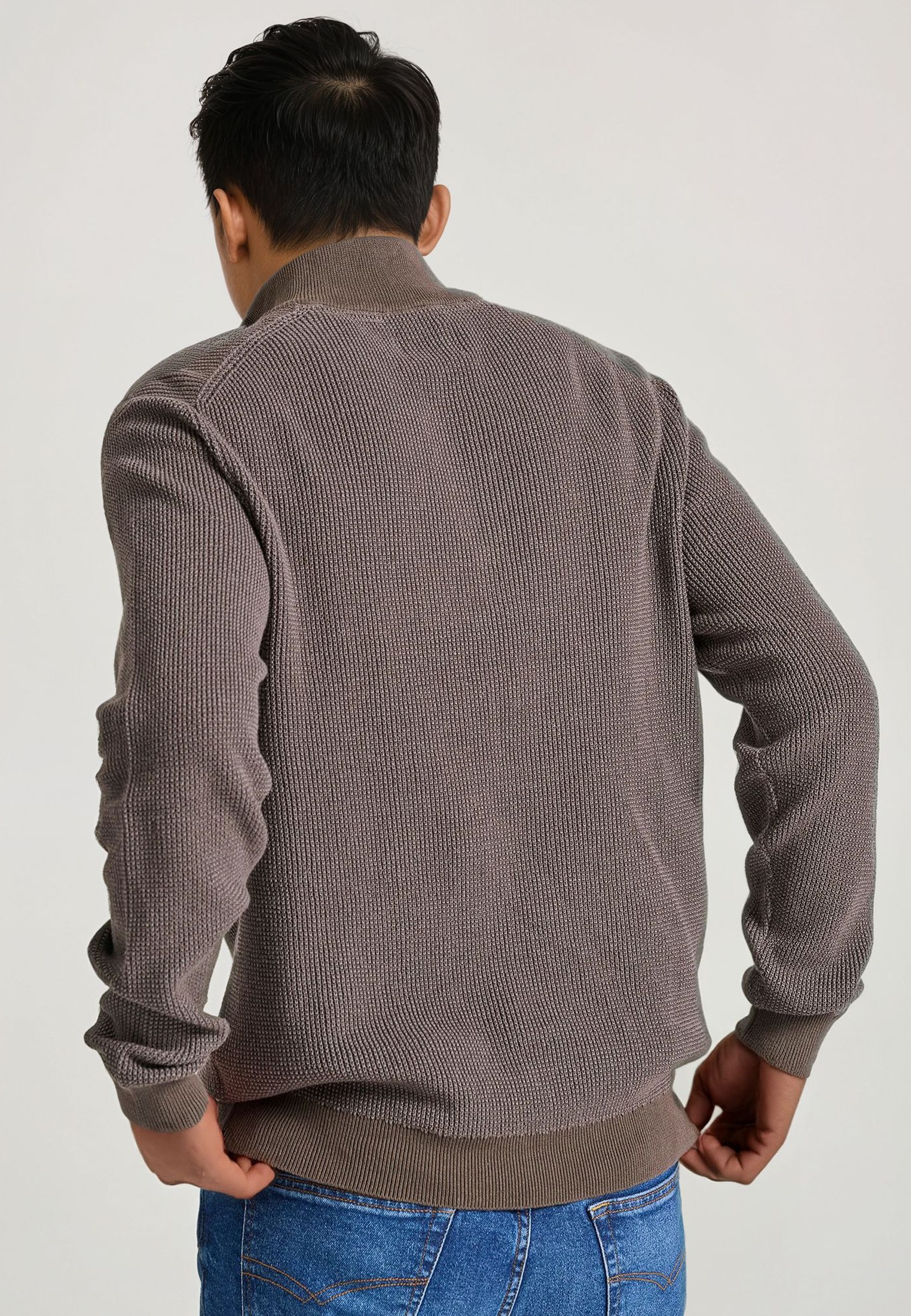 Half-zip πουλόβερ με ψηλή λαιμόκοψη φωτογραφία