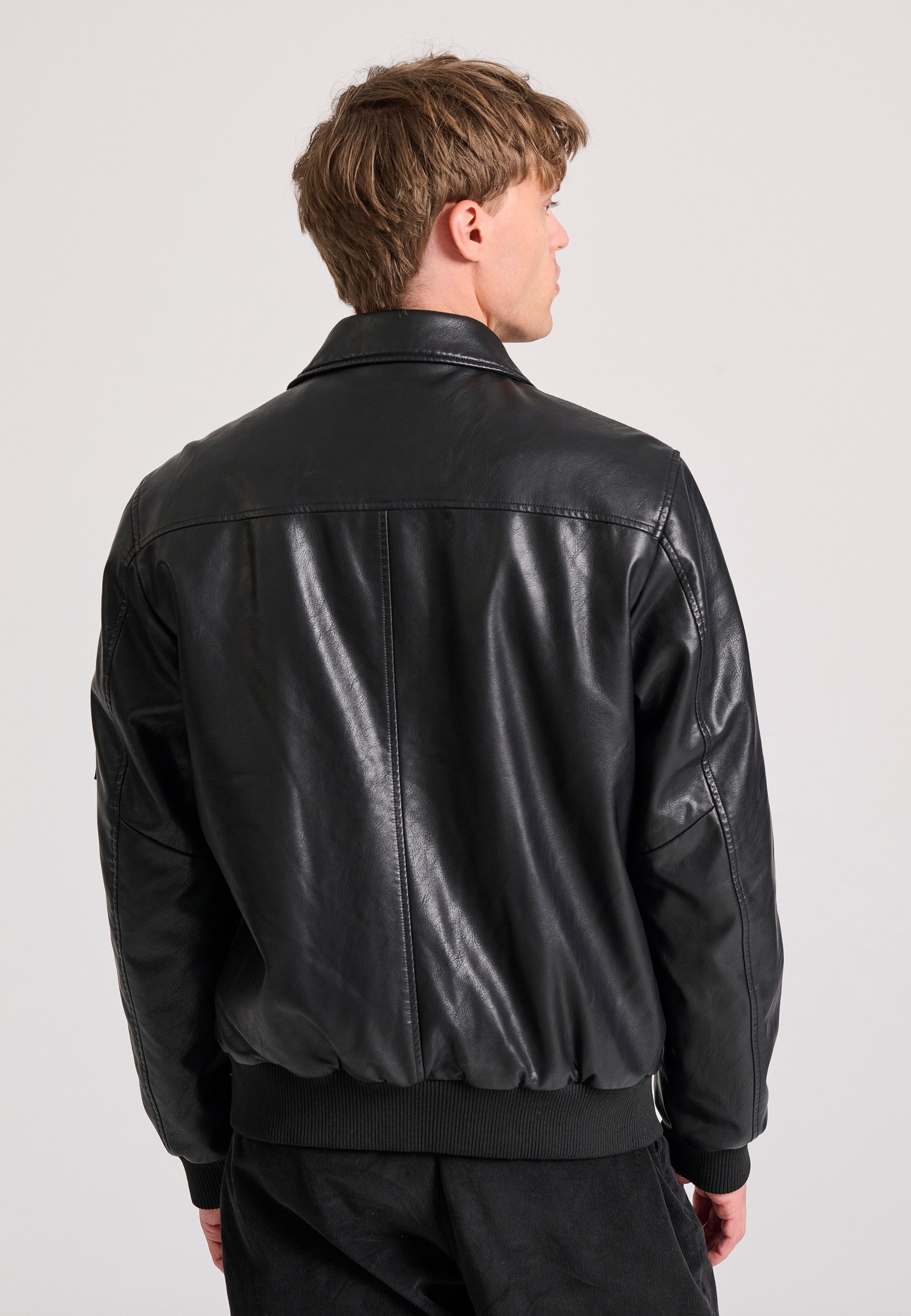 Bomber jacket από οικολογικό δέρμα (PU) φωτογραφία
