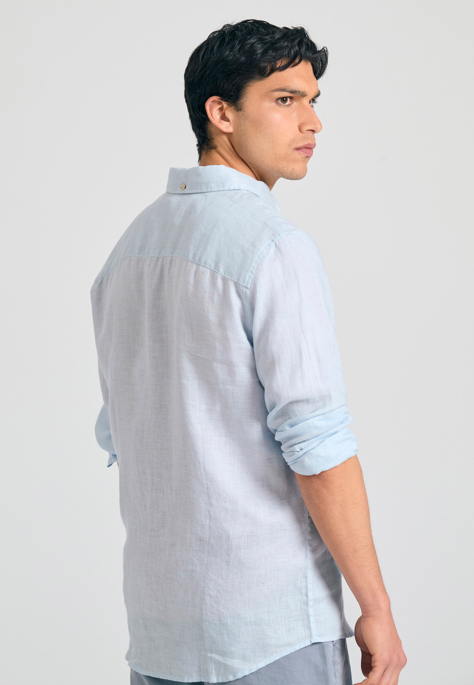 Garment dyed λινό πουκάμισο - The essentials φωτογραφία