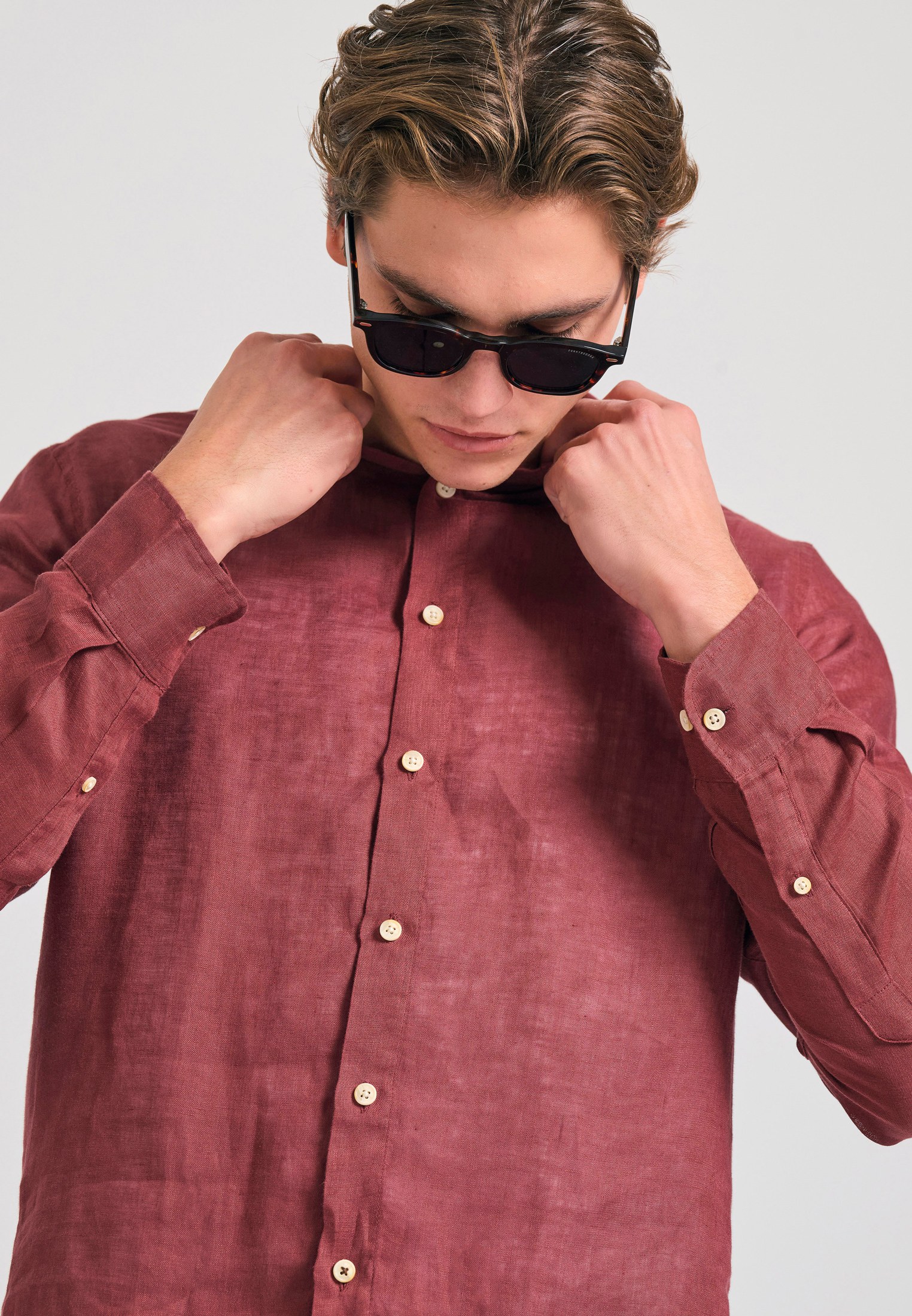 Garment dyed λινό πουκάμισο - The essentials φωτογραφία