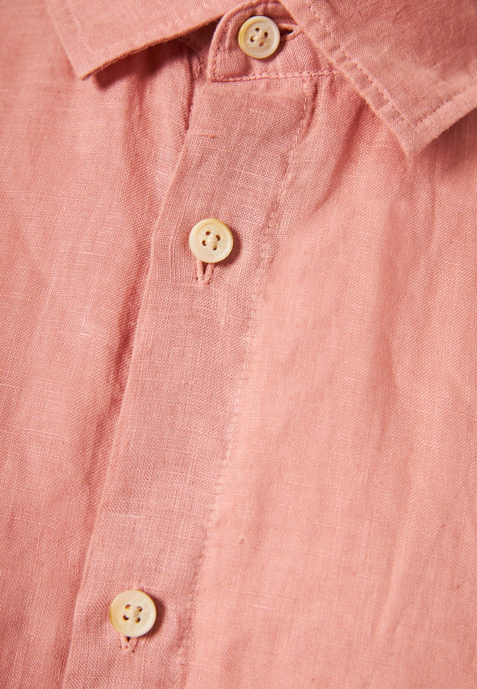 Garment dyed λινό πουκάμισο - The essentials φωτογραφία