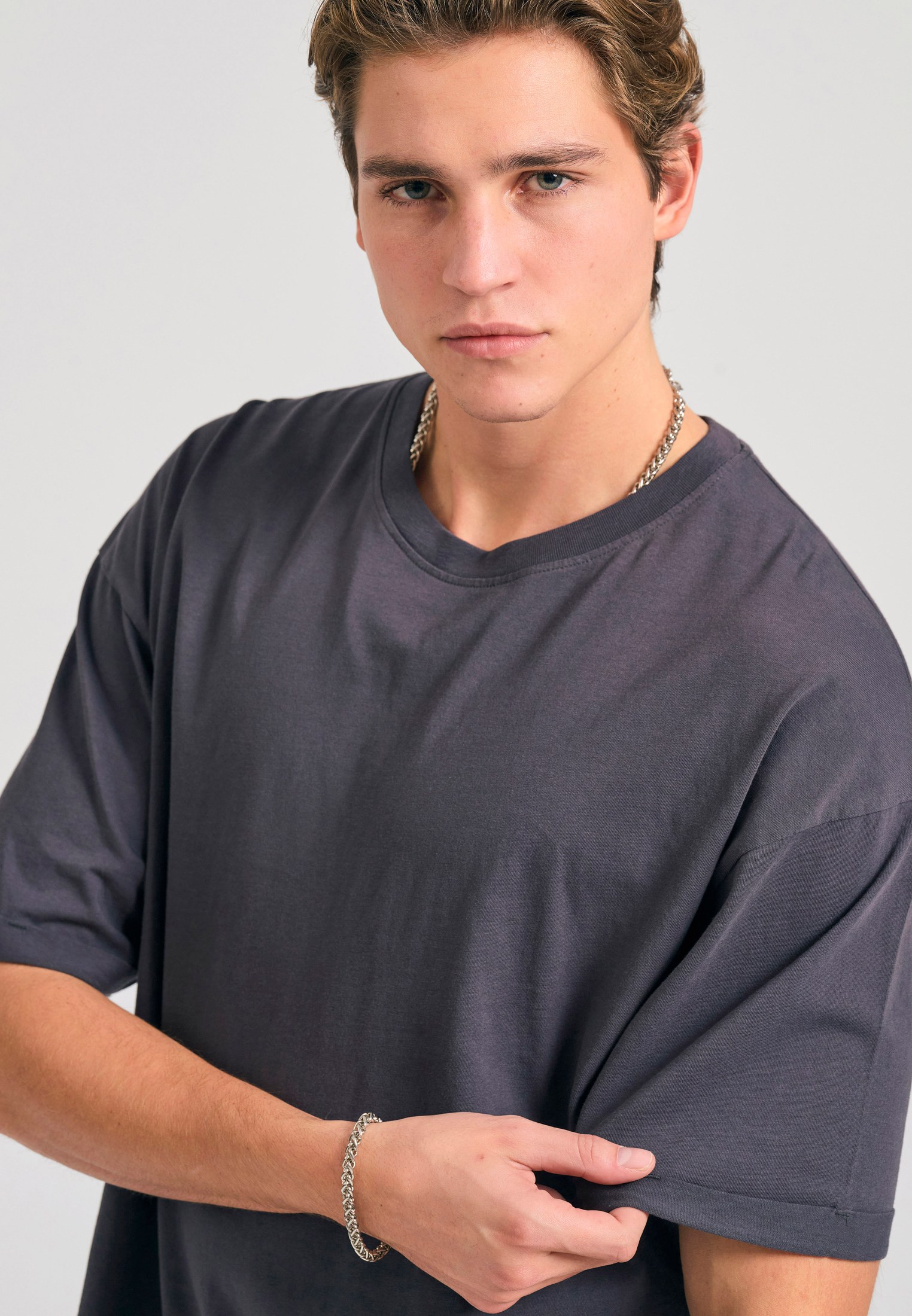 Oversized t-shirt με δίπλωμα στο μανίκι