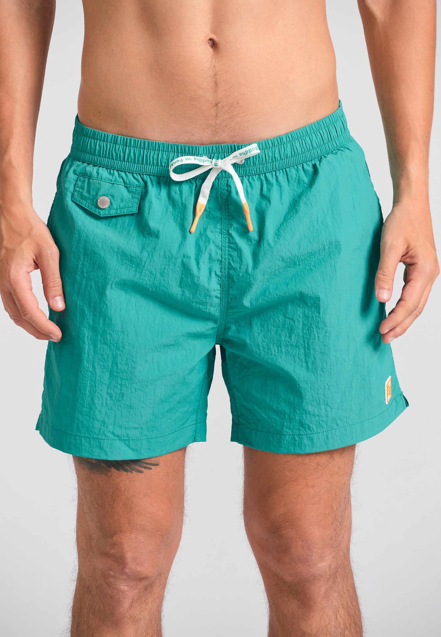 Ανδρικό μονόχρωμο μαγιό με διακοσμητικό τσεπάκι