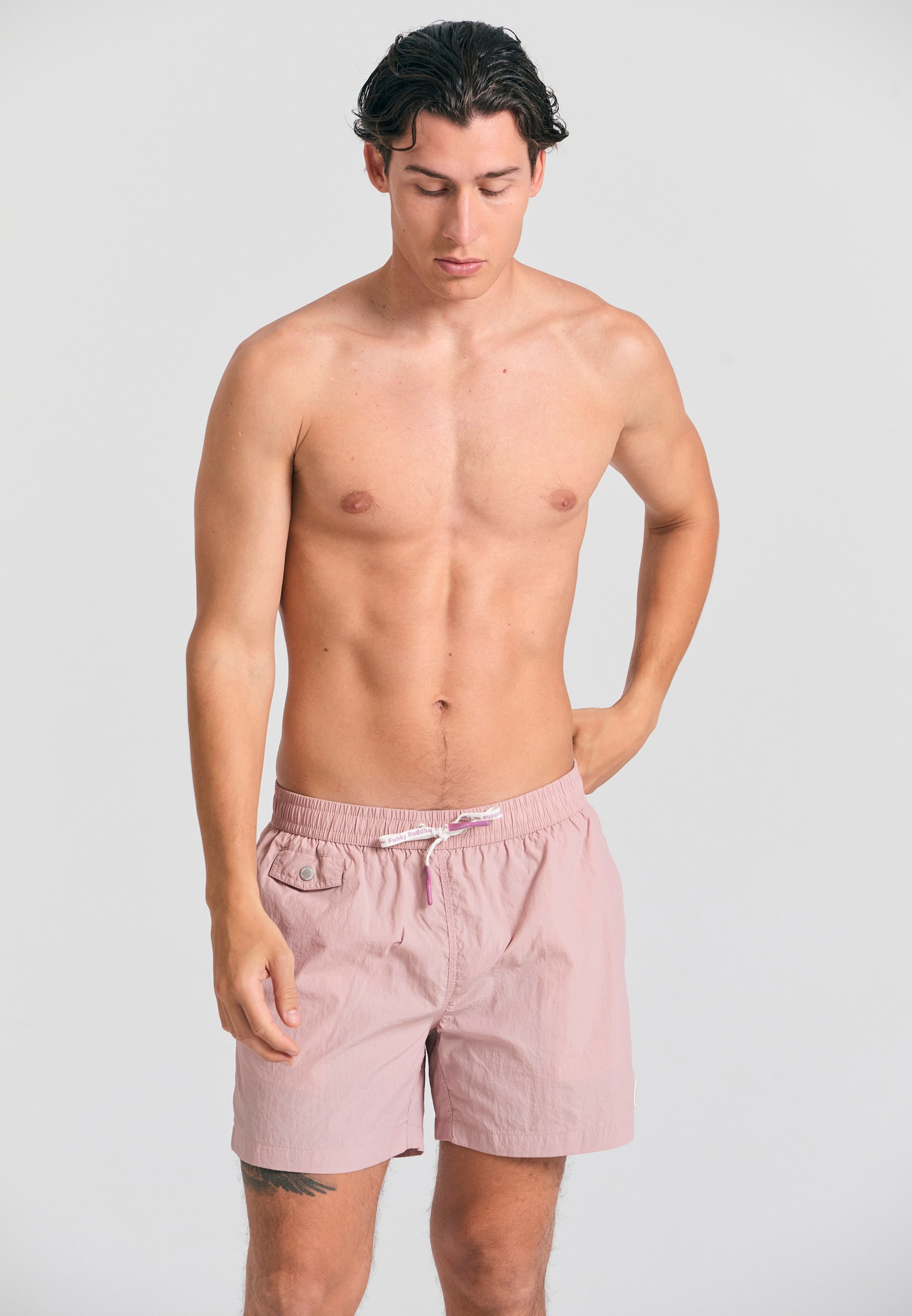 Ανδρικό μονόχρωμο μαγιό με διακοσμητικό τσεπάκι