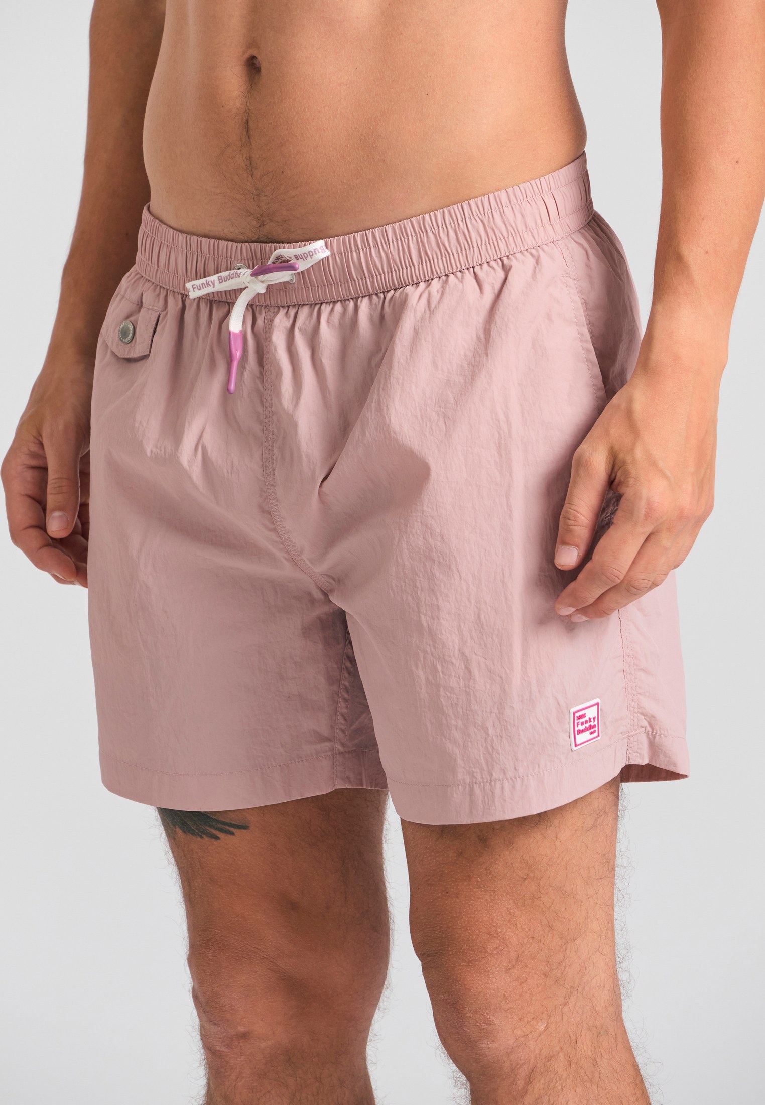 Ανδρικό μονόχρωμο μαγιό με διακοσμητικό τσεπάκι