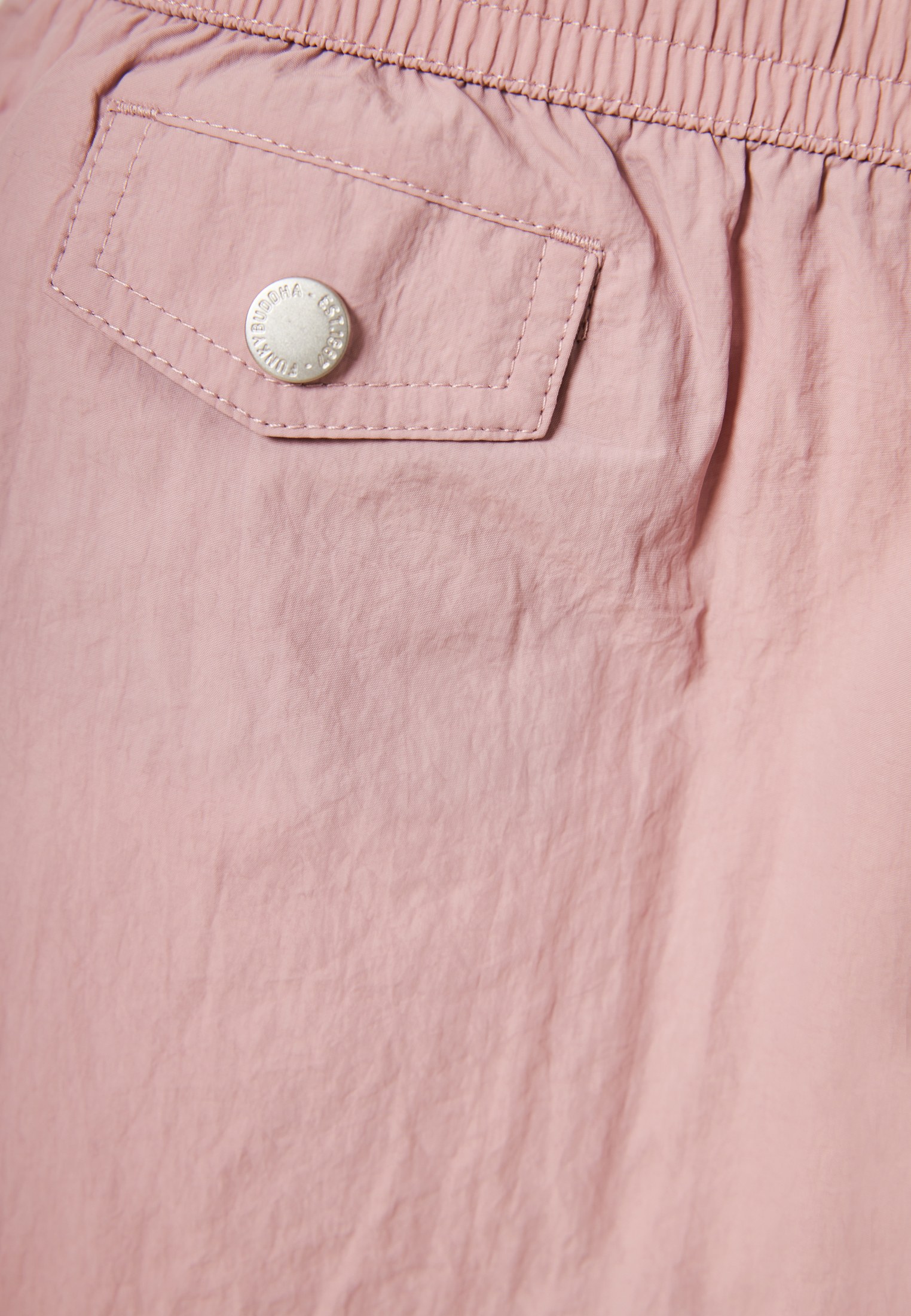 Ανδρικό μονόχρωμο μαγιό με διακοσμητικό τσεπάκι