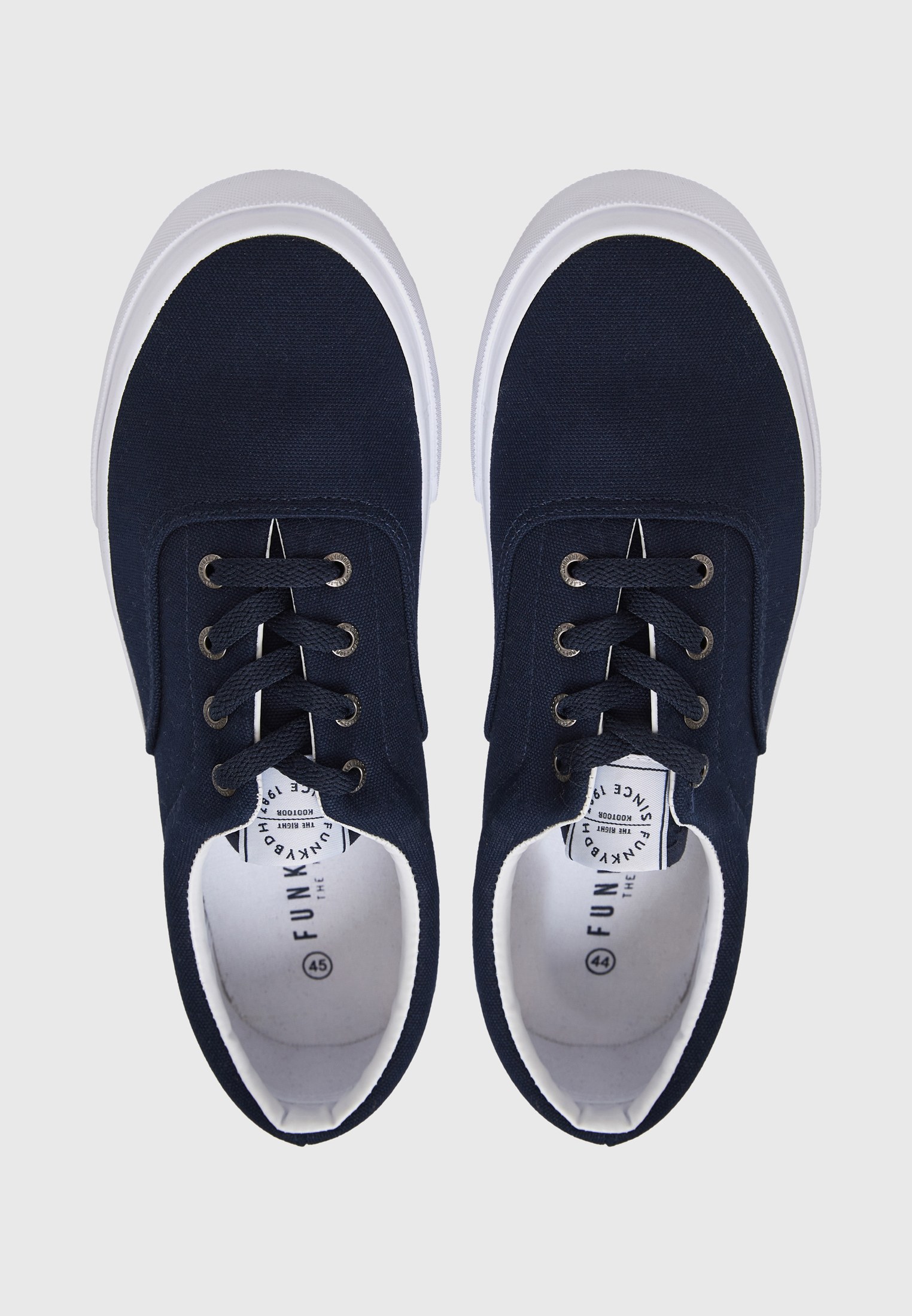 Ανδρικά sneakers φωτογραφία