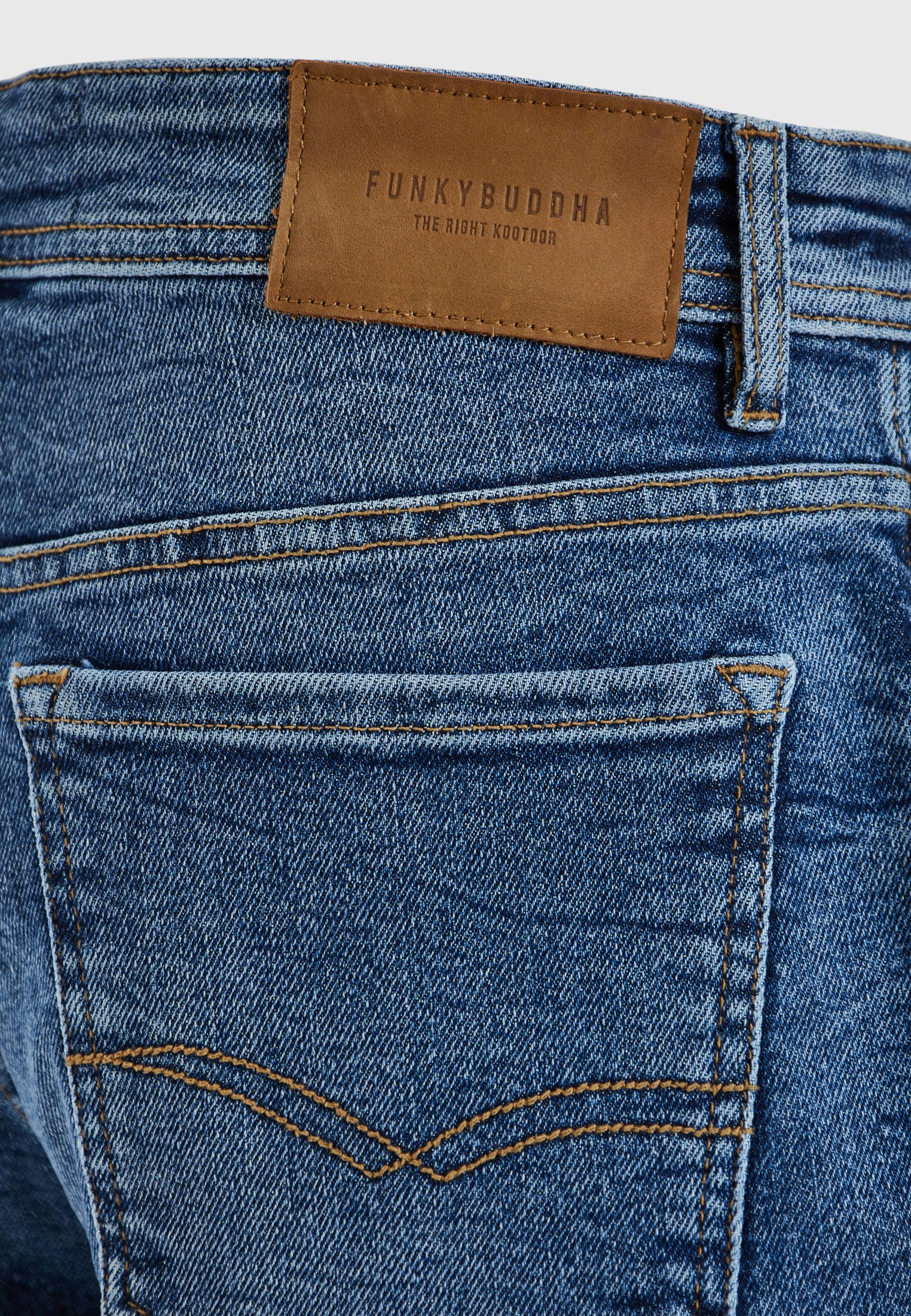 Ανδρική τζιν βερμούδα με ελαφρύ ξεθώριασμα