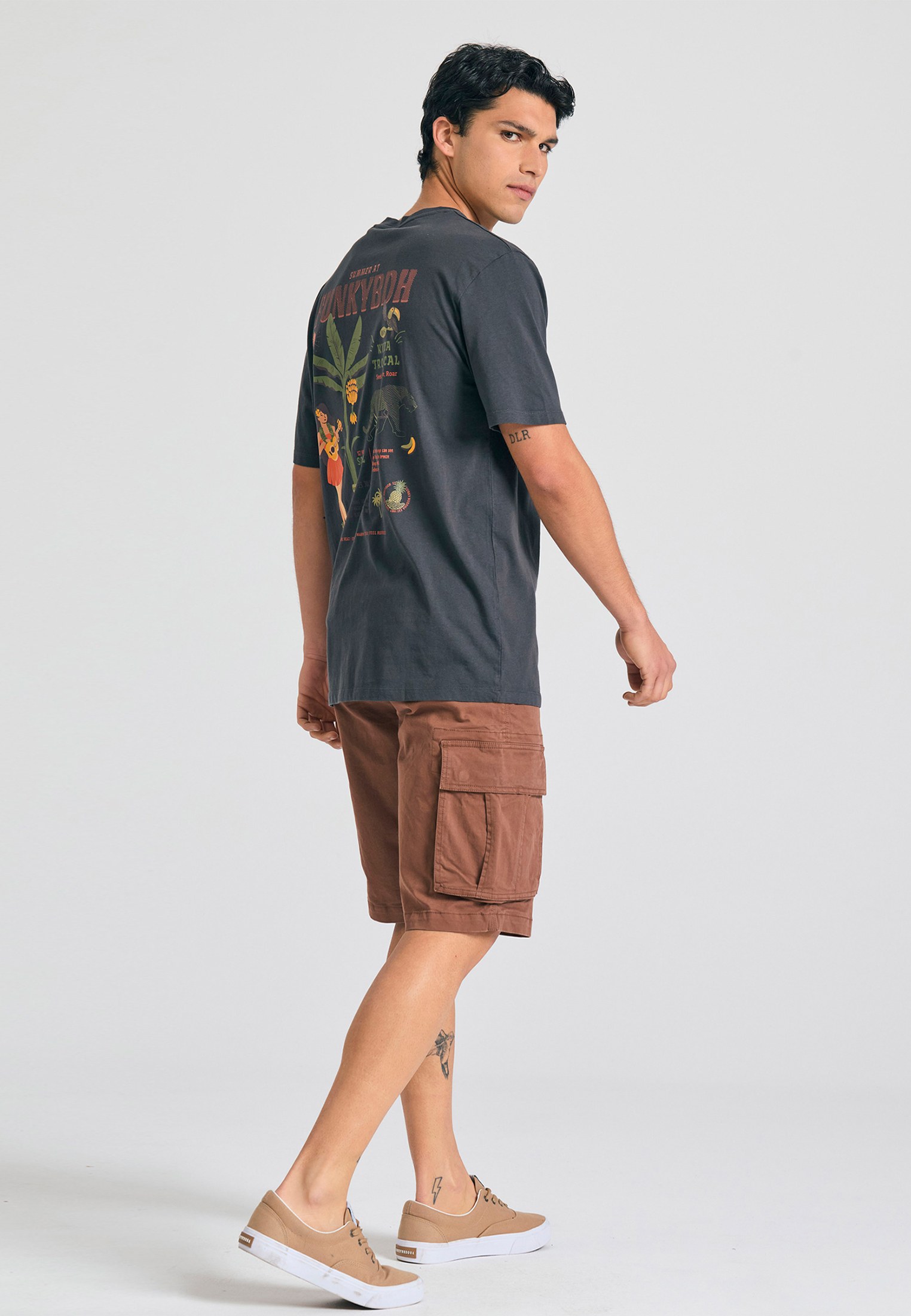 Relaxed t-shirt με tropical τύπωμα στην πλάτη