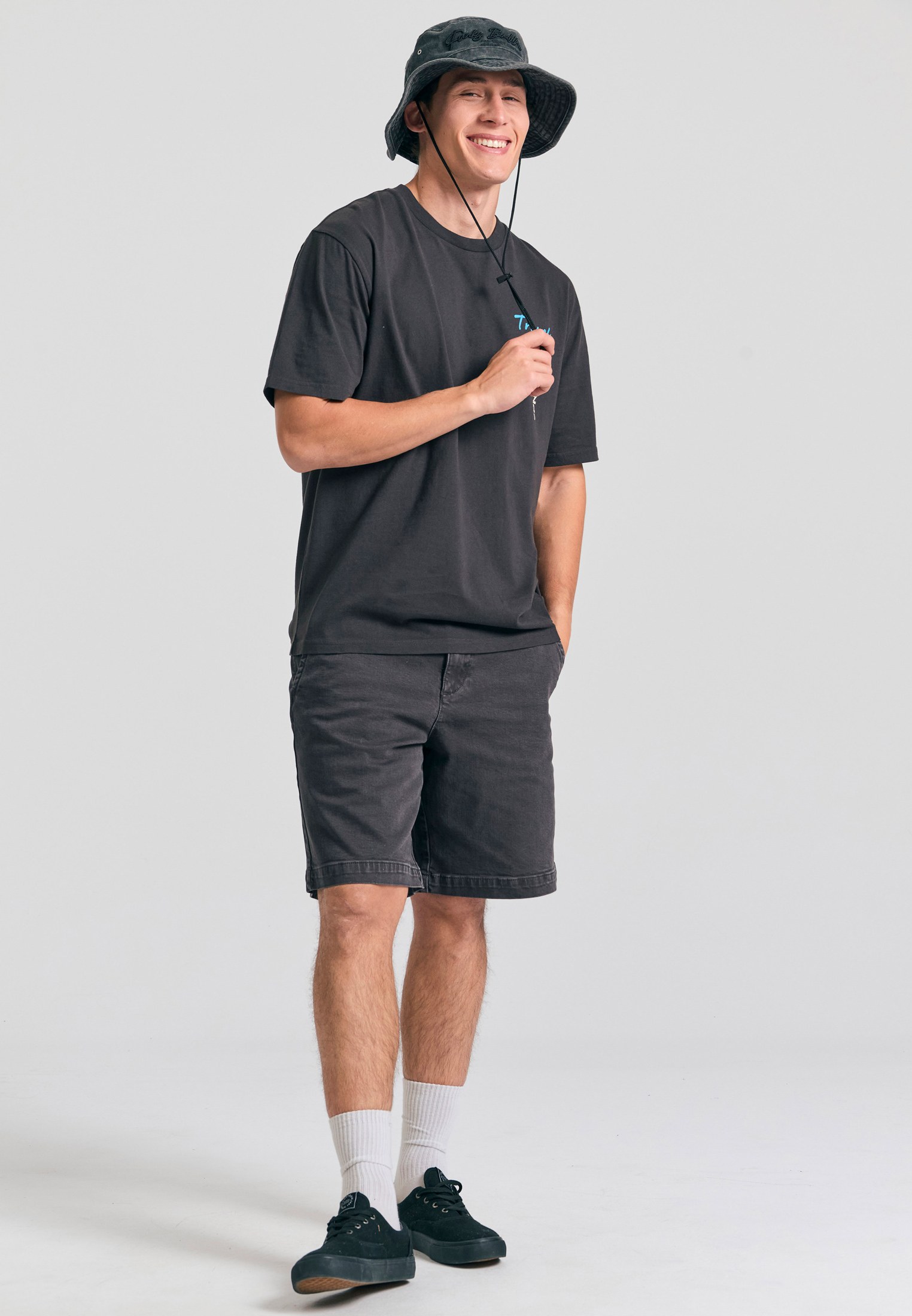 Relaxed fit με graphic τύπωμα στην πλάτη