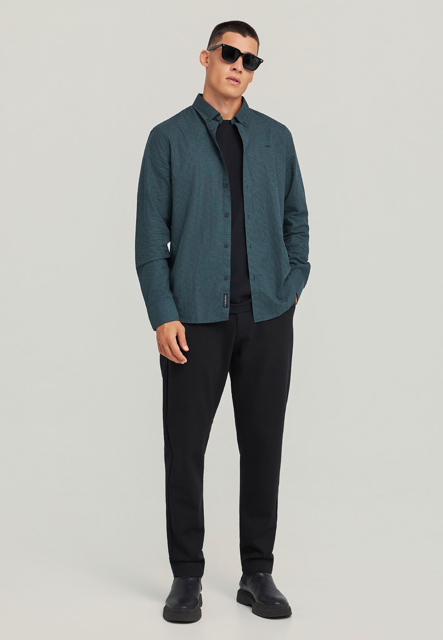 Ανδρικό chino παντελόνι σε tapered γραμμή φωτογραφία