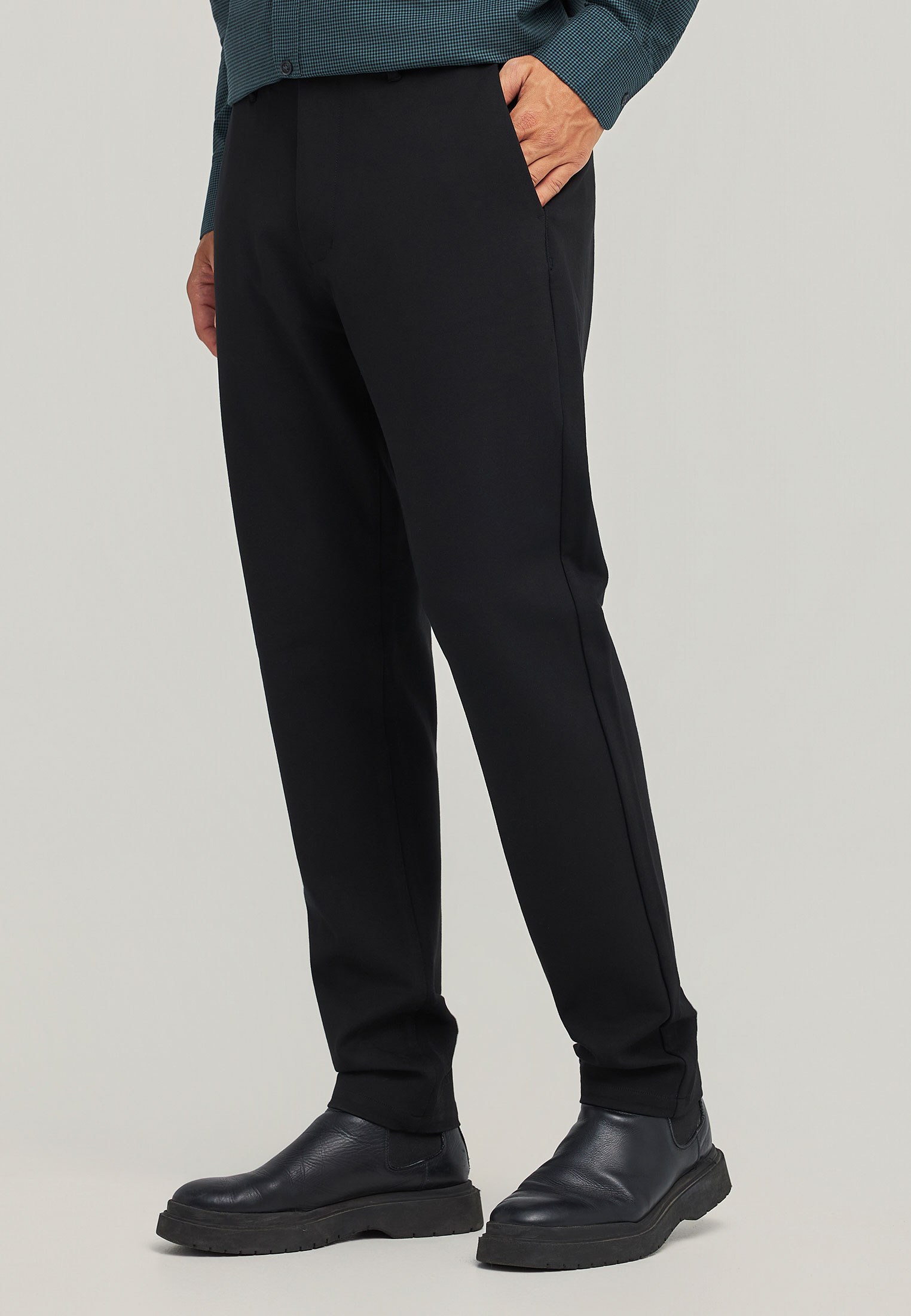 Ανδρικό chino παντελόνι σε tapered γραμμή φωτογραφία