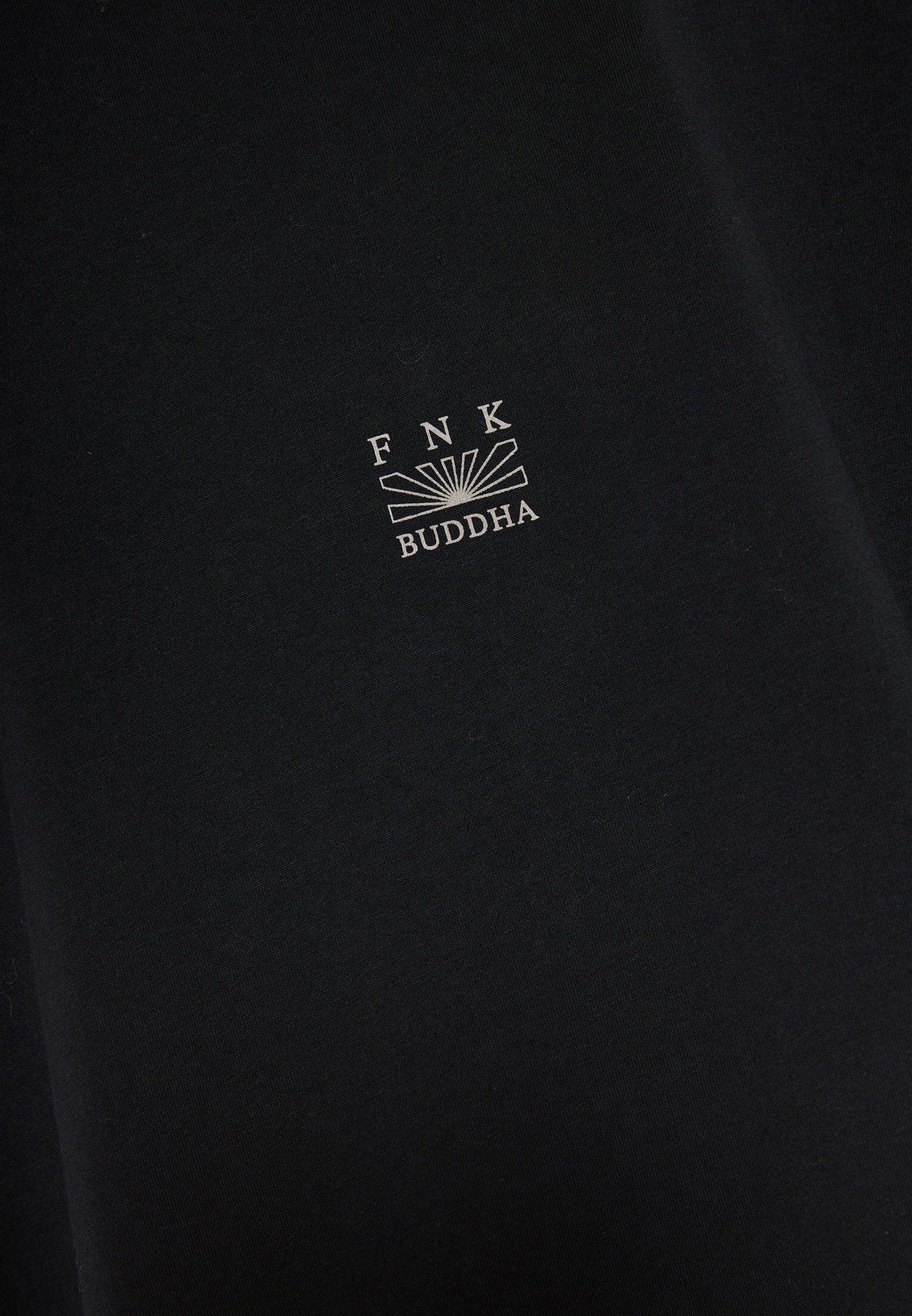 T-shirt με branded τύπωμα στο στήθος φωτογραφία