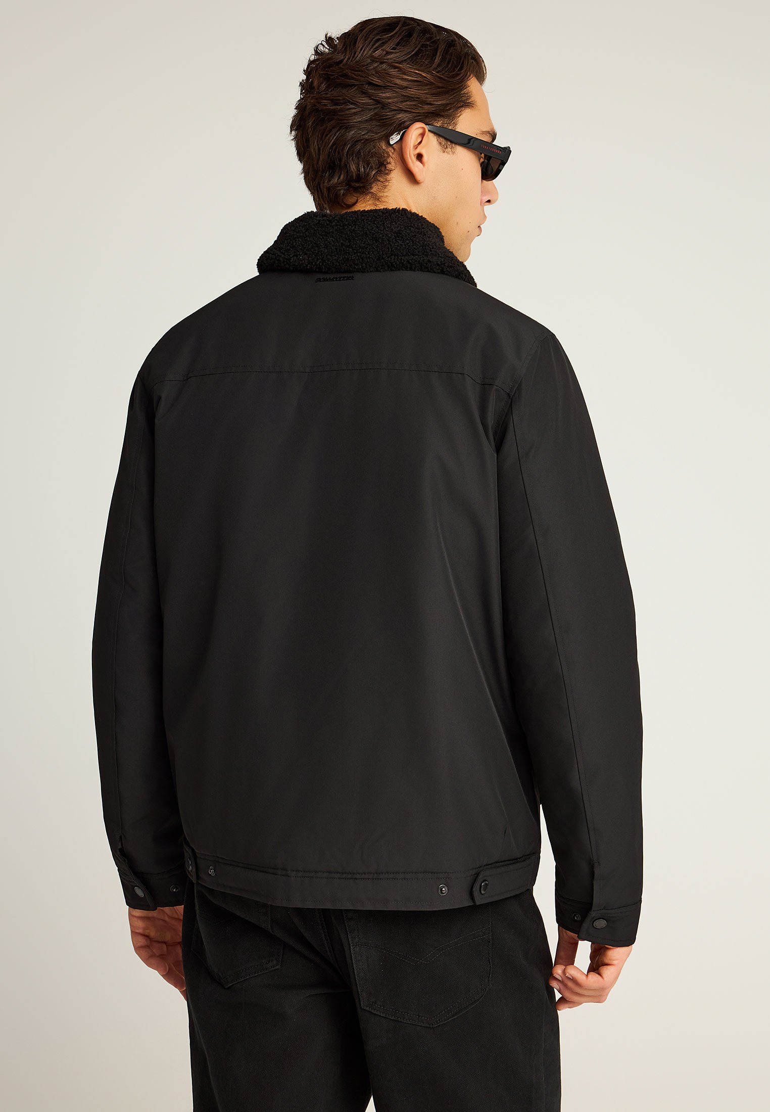 Sustainable casual μπουφάν με γιακά φωτογραφία