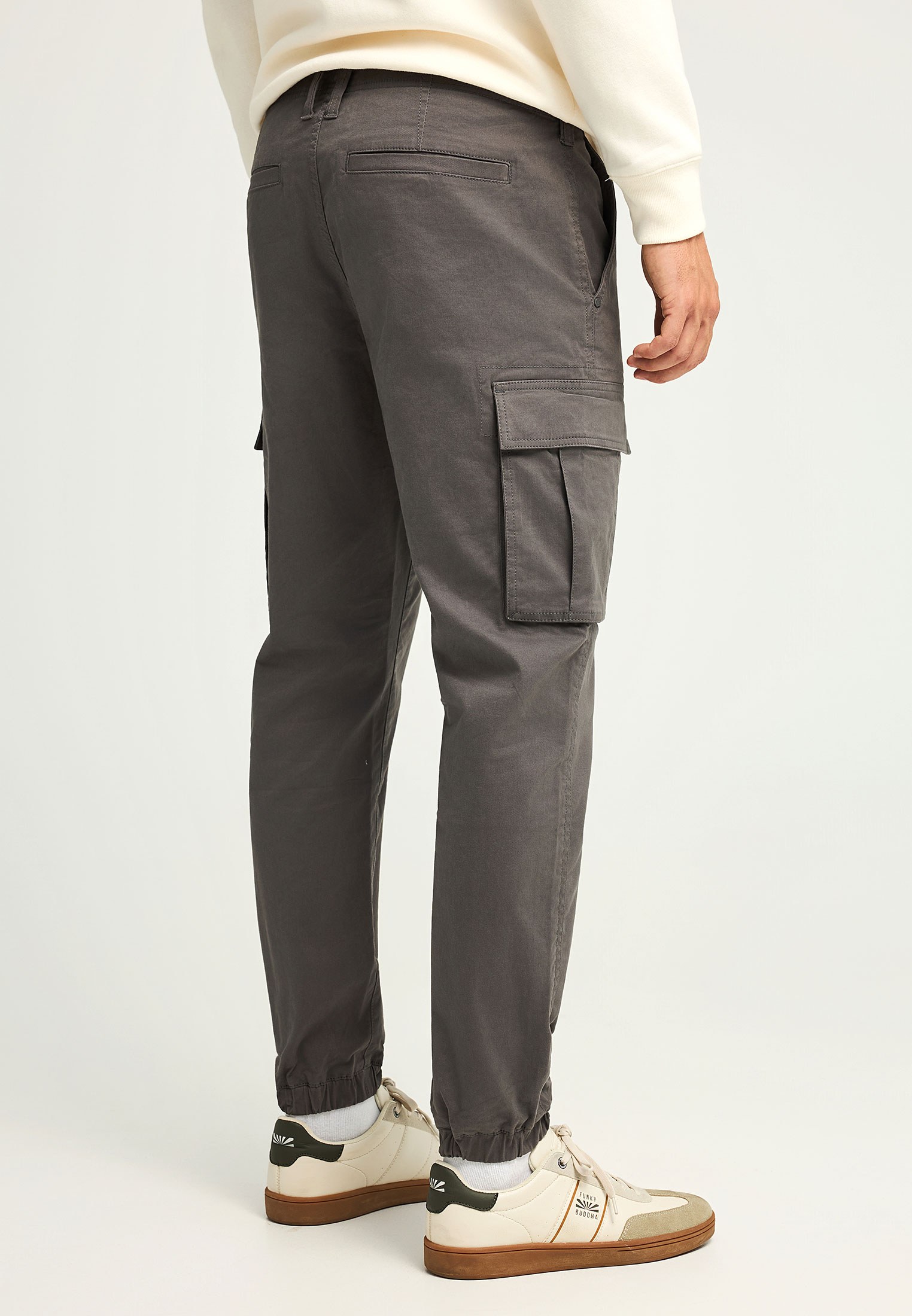 Ανδρικό regular fit cargo παντελόνι με cuffed τελείωμα φωτογραφία