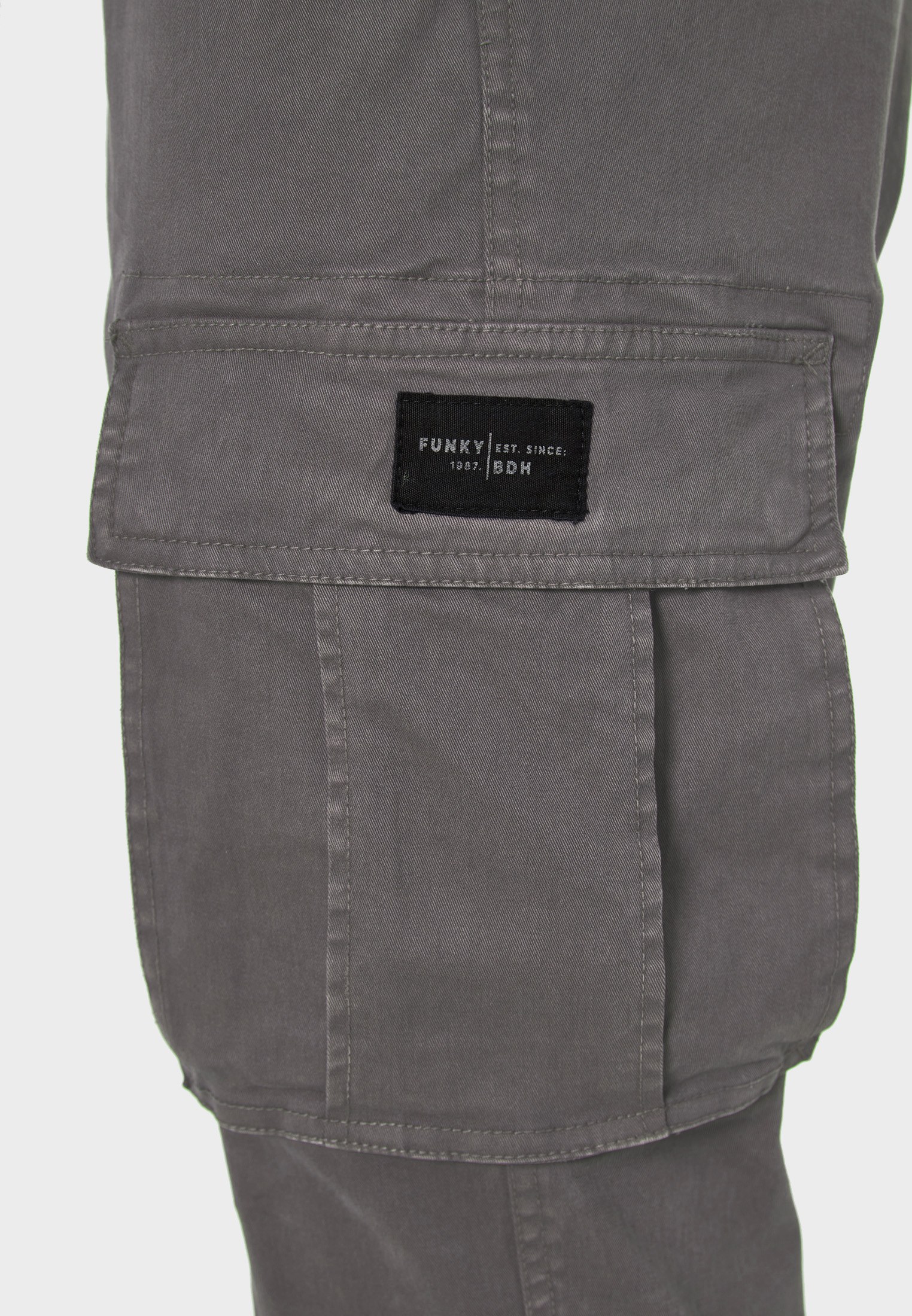 Ανδρικό regular fit cargo παντελόνι με cuffed τελείωμα φωτογραφία