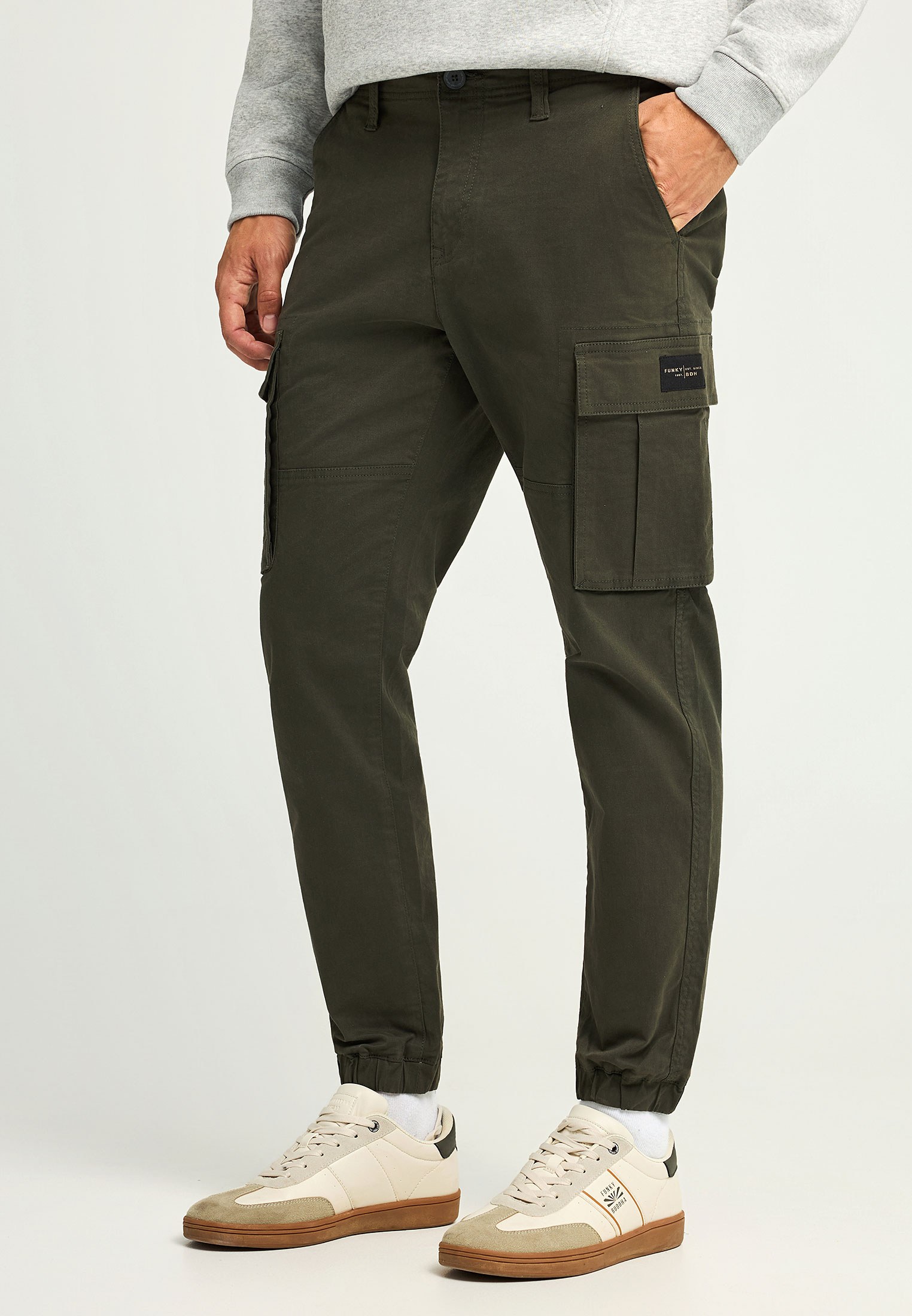 Ανδρικό regular fit cargo παντελόνι με cuffed τελείωμα φωτογραφία