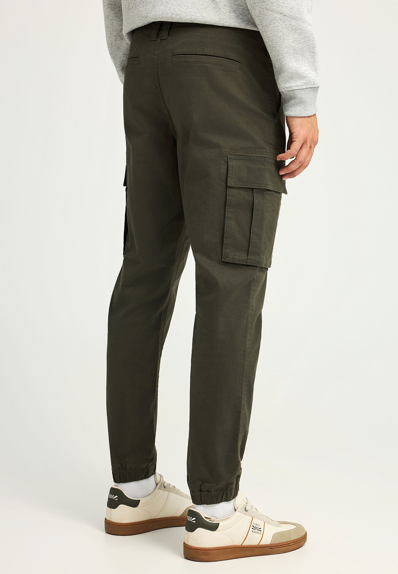 Ανδρικό regular fit cargo παντελόνι με cuffed τελείωμα φωτογραφία