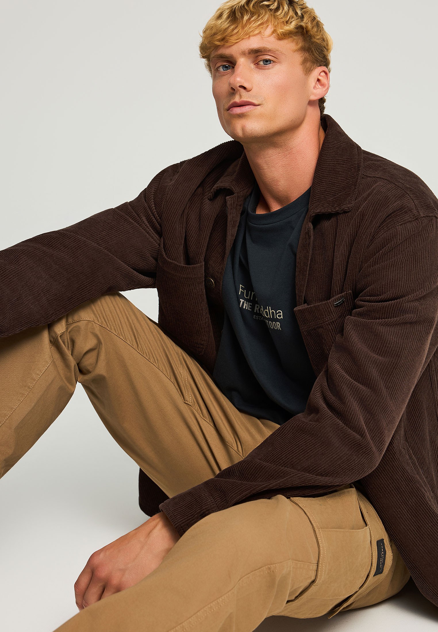 Ανδρικό regular fit cargo παντελόνι με cuffed τελείωμα φωτογραφία