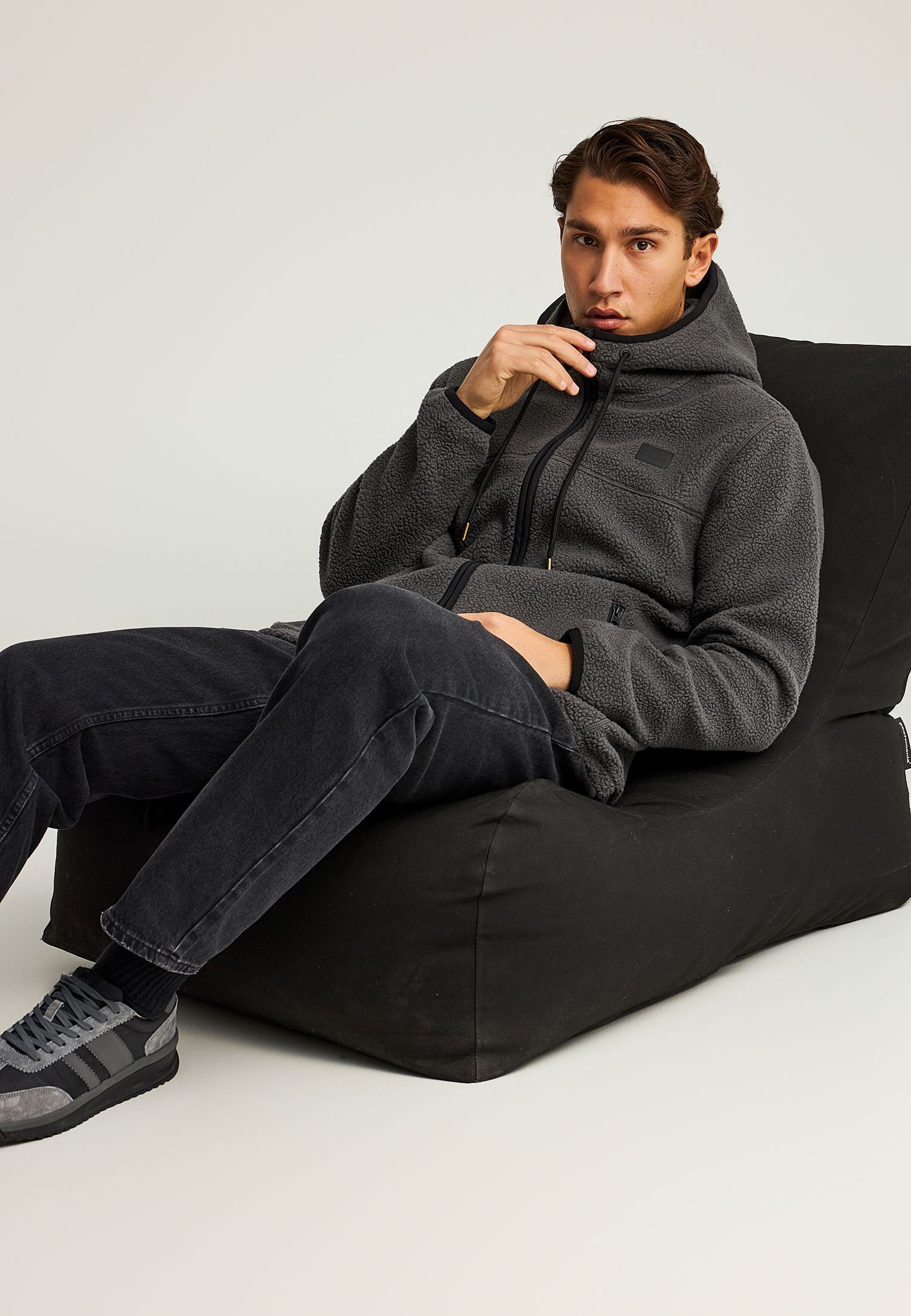 Relaxed fit fleece ζακέτα φούτερ με τσέπες και φερμουάρ φωτογραφία