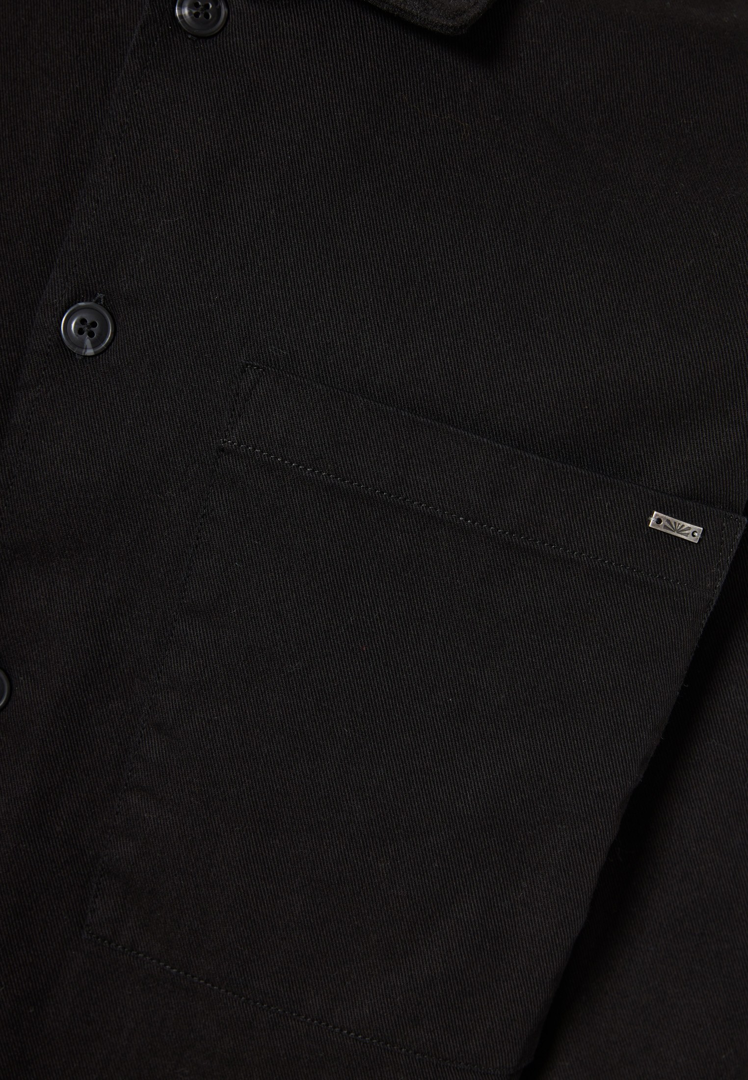 Overshirt casual ανδρικό πουκάμισο με τσέπες στο στήθος φωτογραφία