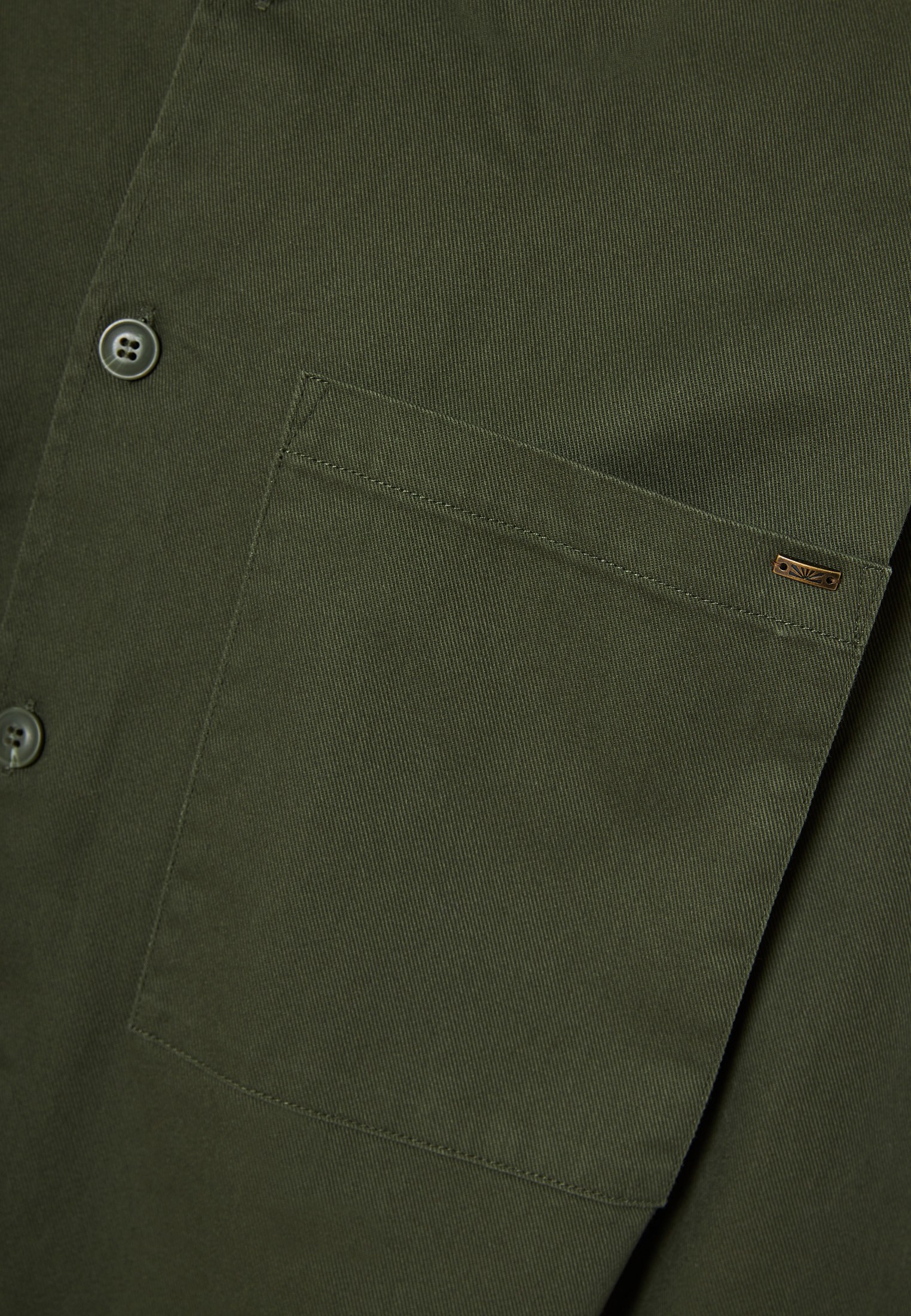Overshirt casual ανδρικό πουκάμισο με τσέπες στο στήθος φωτογραφία