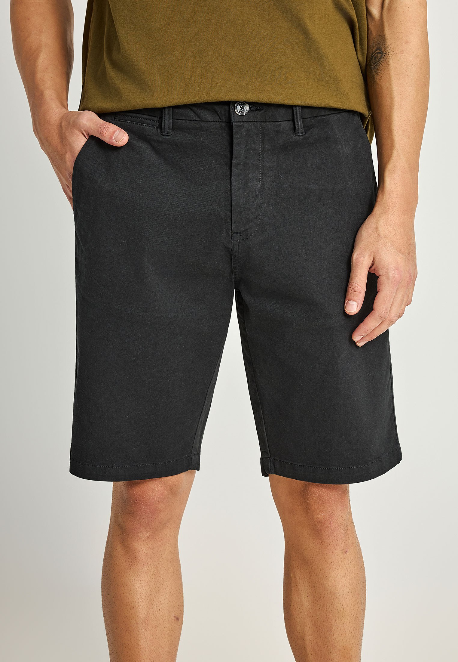 Ανδρικά ρούχα FunkyBuddha - ΣΗΜΑΝΤΙΚΟ: Σε περίπτωση διαφοράς τιμής από το κατάστημα ισχύει παντα και μόνο η τιμή του καταστήματος Ανδρική βερμούδα chino - The essentials