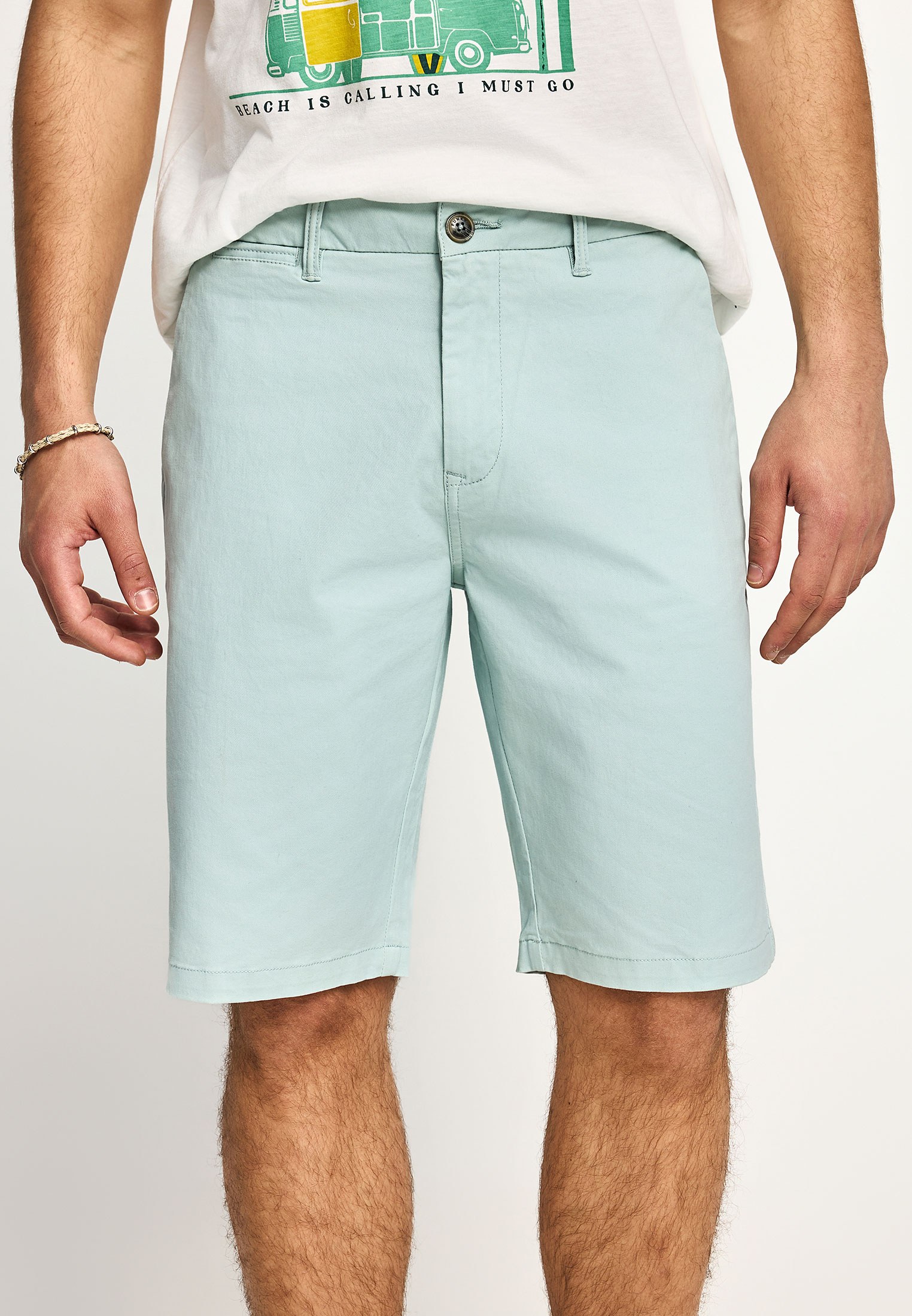 Ανδρικά ρούχα FunkyBuddha - ΣΗΜΑΝΤΙΚΟ: Σε περίπτωση διαφοράς τιμής από το κατάστημα ισχύει παντα και μόνο η τιμή του καταστήματος Ανδρική βερμούδα chino - The essentials