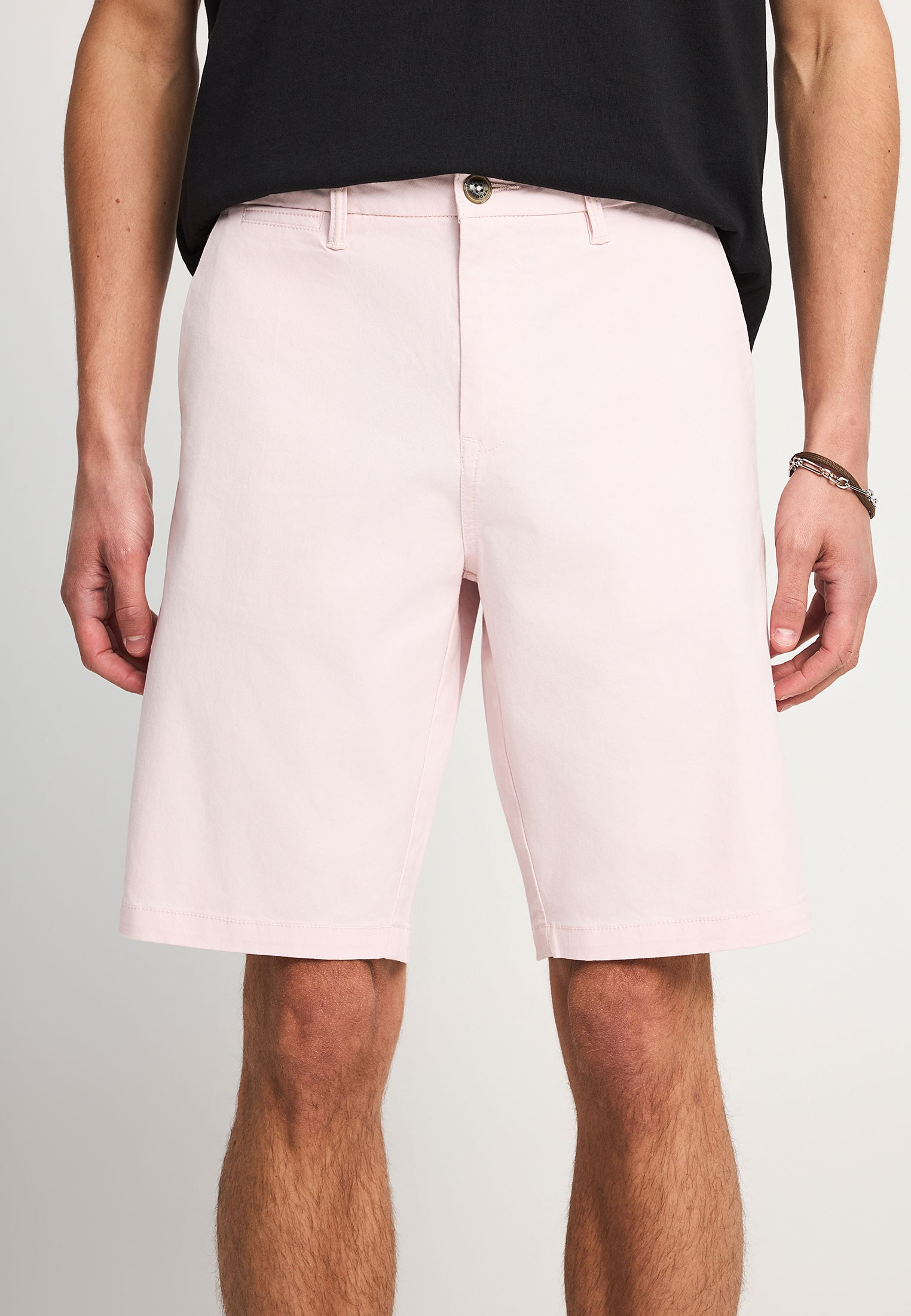 Ανδρικά ρούχα FunkyBuddha - ΣΗΜΑΝΤΙΚΟ: Σε περίπτωση διαφοράς τιμής από το κατάστημα ισχύει παντα και μόνο η τιμή του καταστήματος Ανδρική βερμούδα chino - The essentials