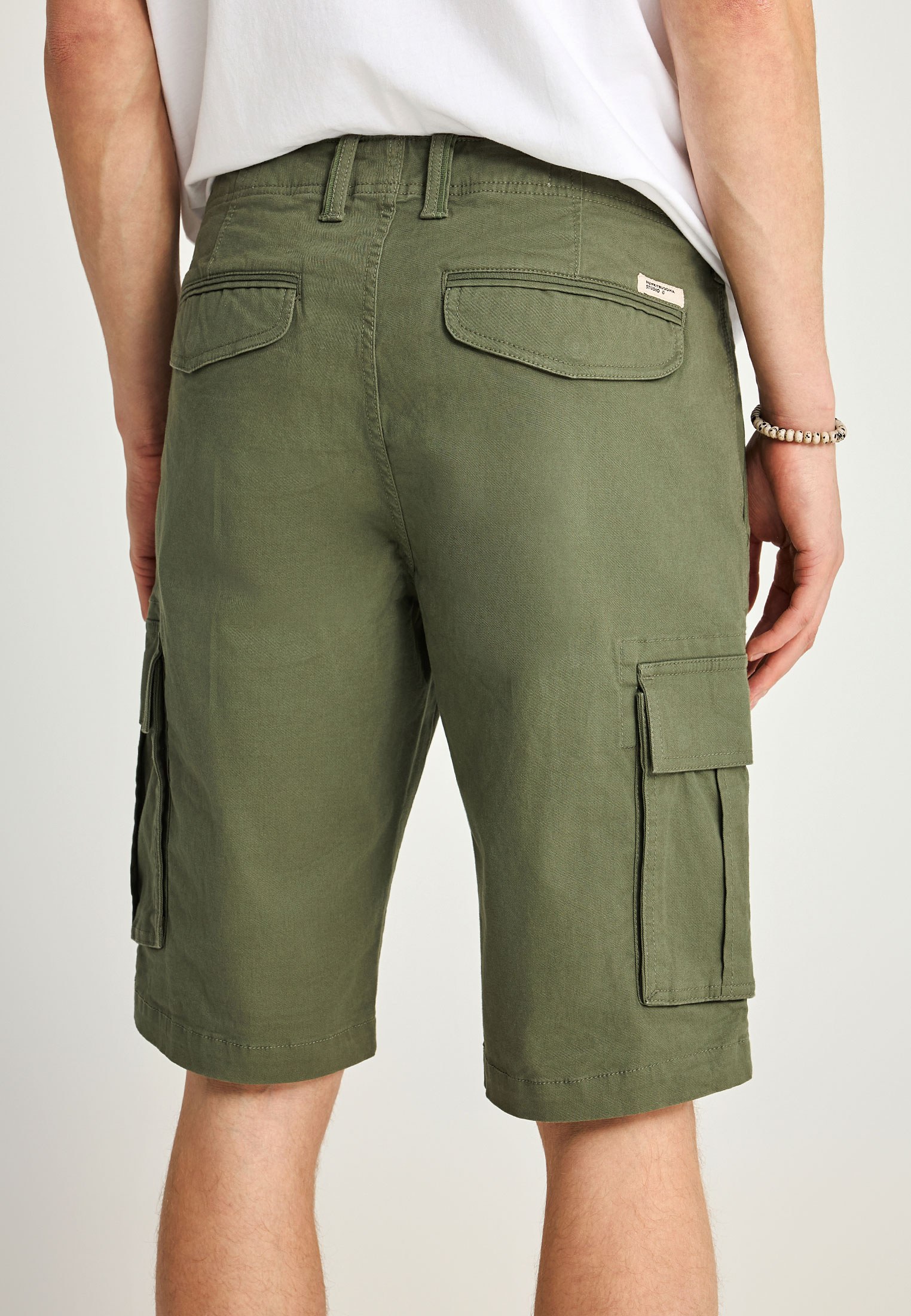 Ανδρική cargo βερμούδα φωτογραφία