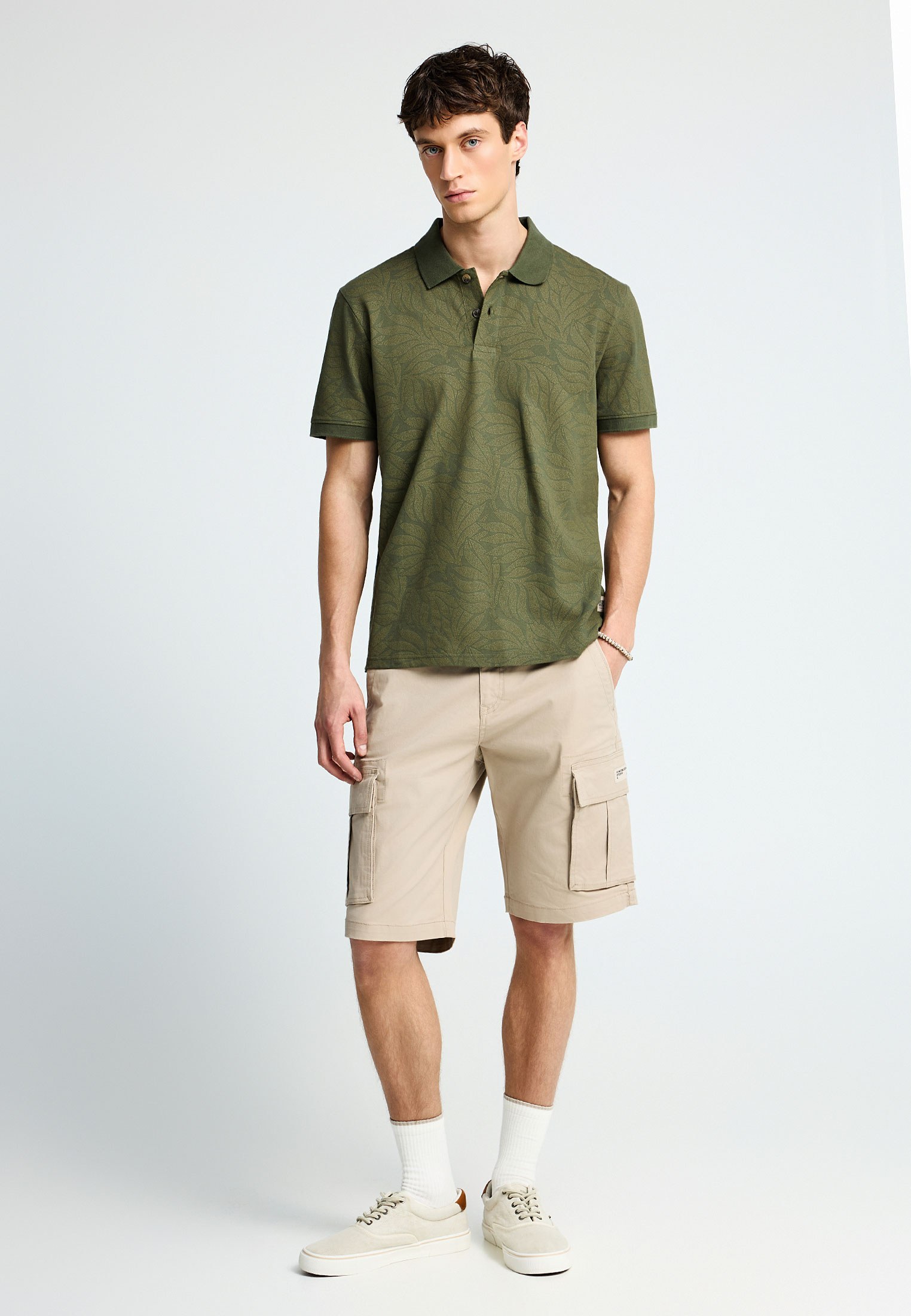 Ανδρική cargo βερμούδα φωτογραφία