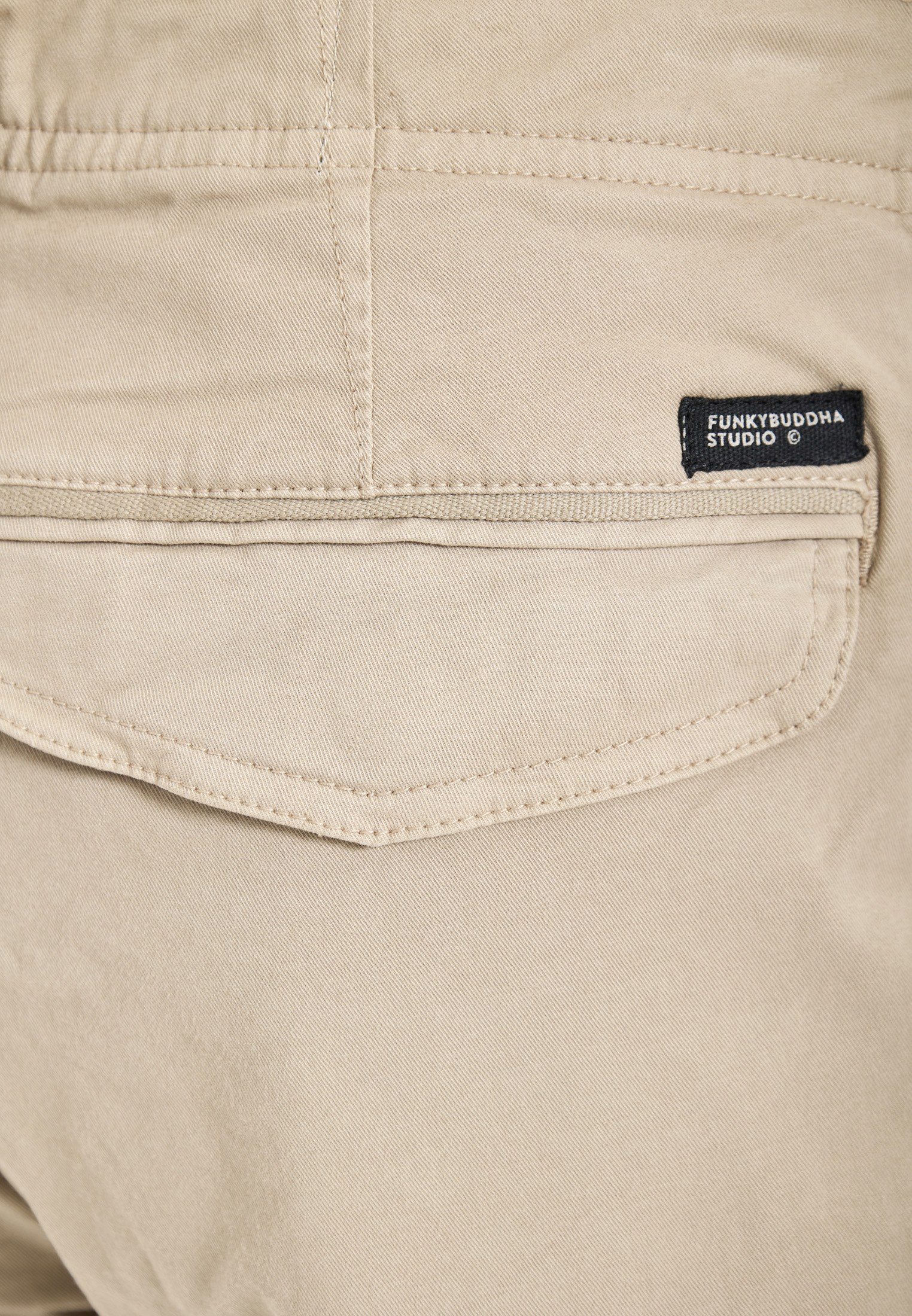 Ανδρική cargo βερμούδα φωτογραφία