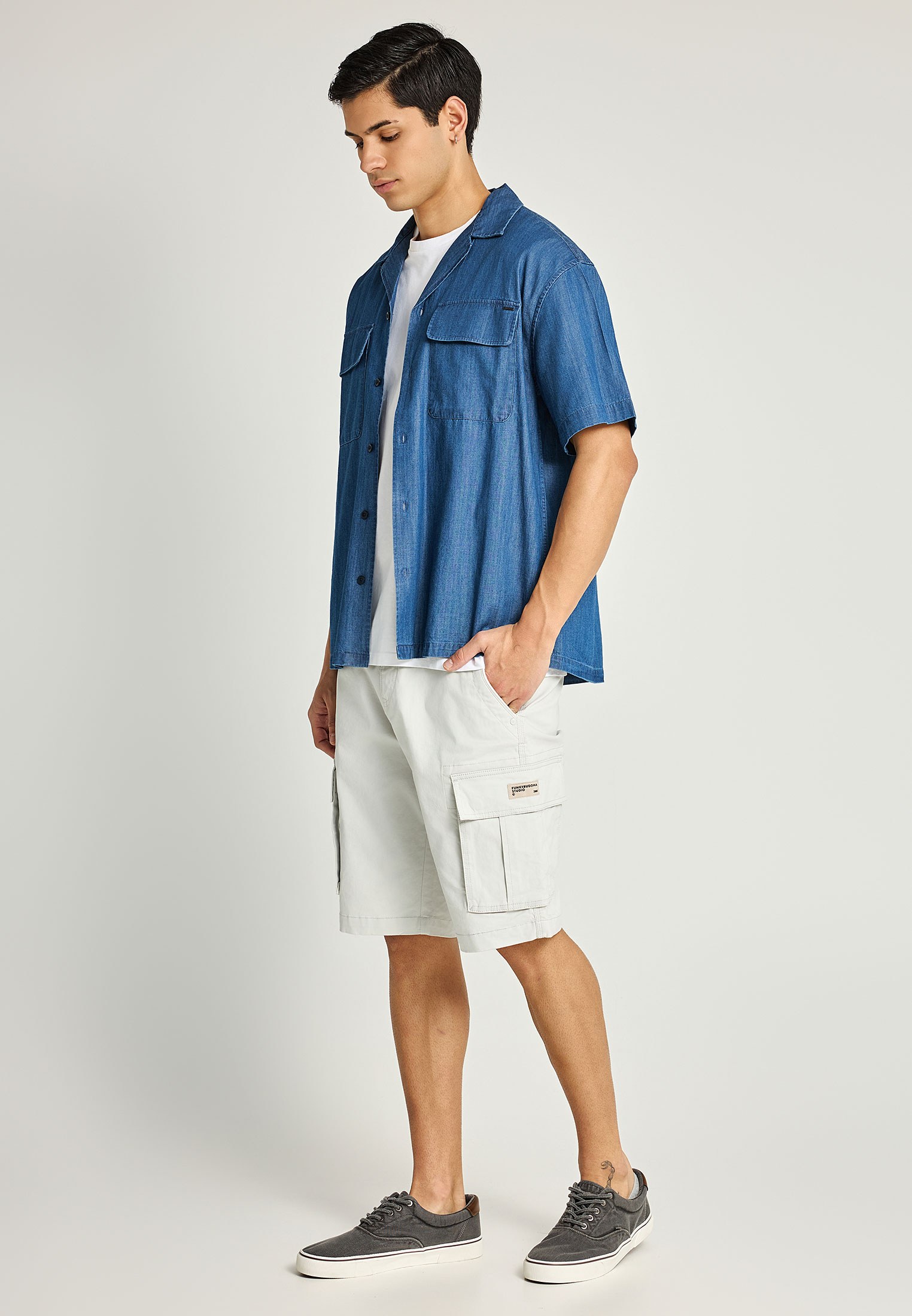 Ανδρική cargo βερμούδα φωτογραφία