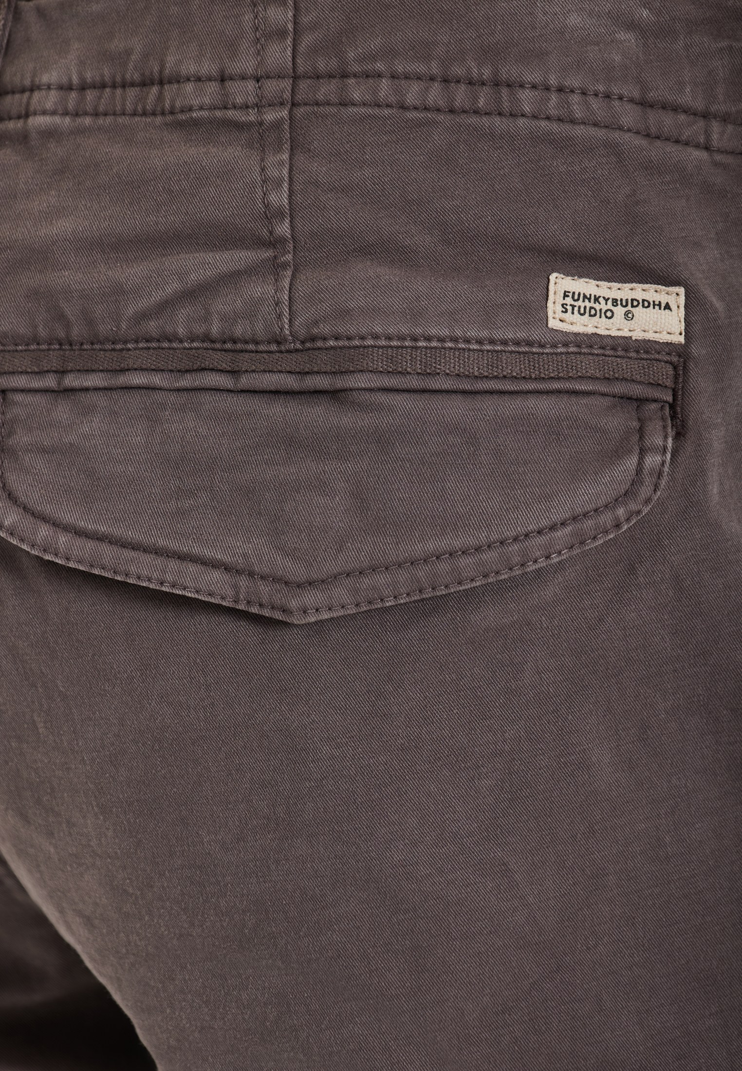 Ανδρική cargo βερμούδα φωτογραφία